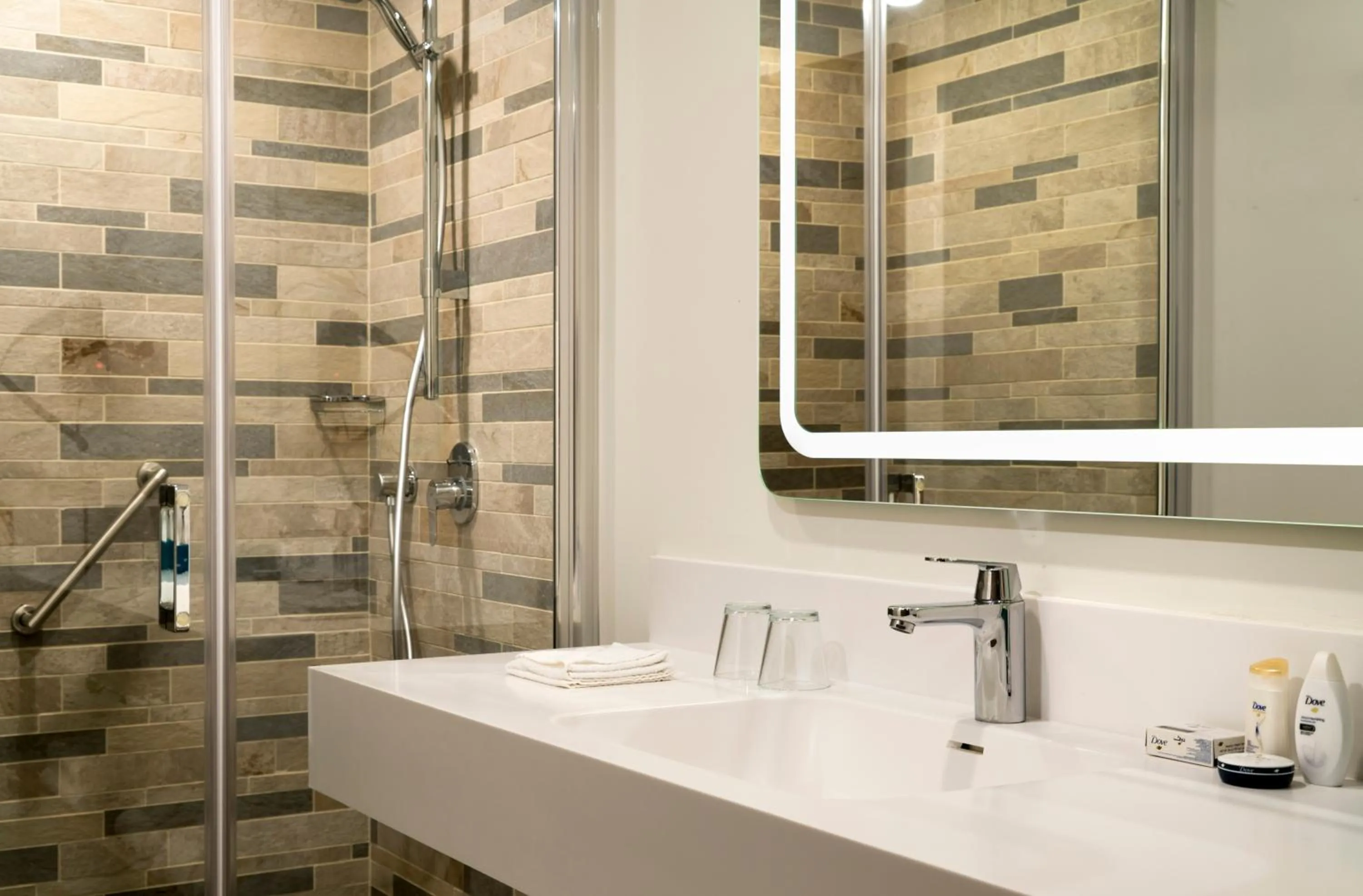 Bathroom in Park Inn by Radisson Istanbul Airport Odayeri