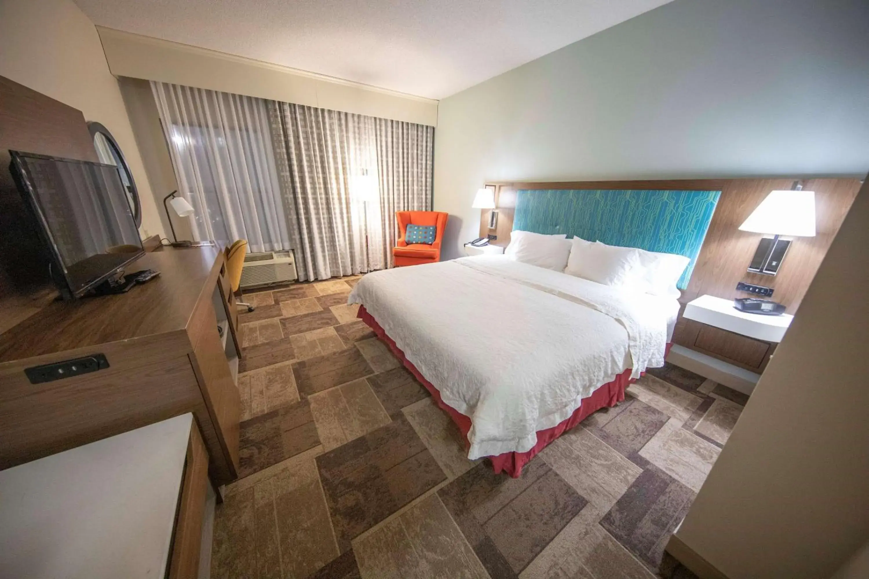 King Room - Disability Access/Non-Smoking in Hampton Inn Hutchinson King Room - Disability Access/Non-Smoking in Hampton Inn Hutchinson