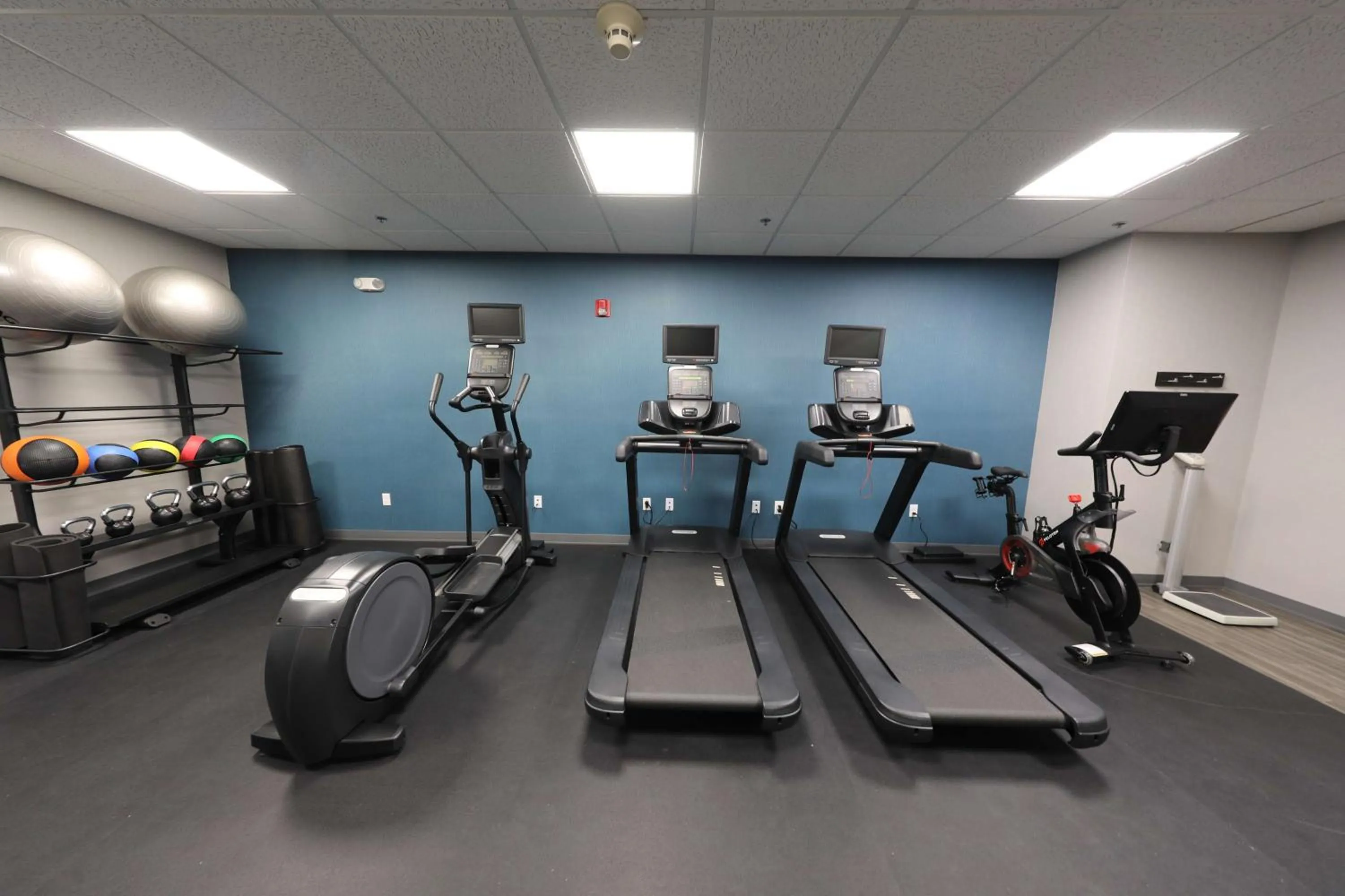 Fitness centre/facilities in Hampton Inn Hutchinson