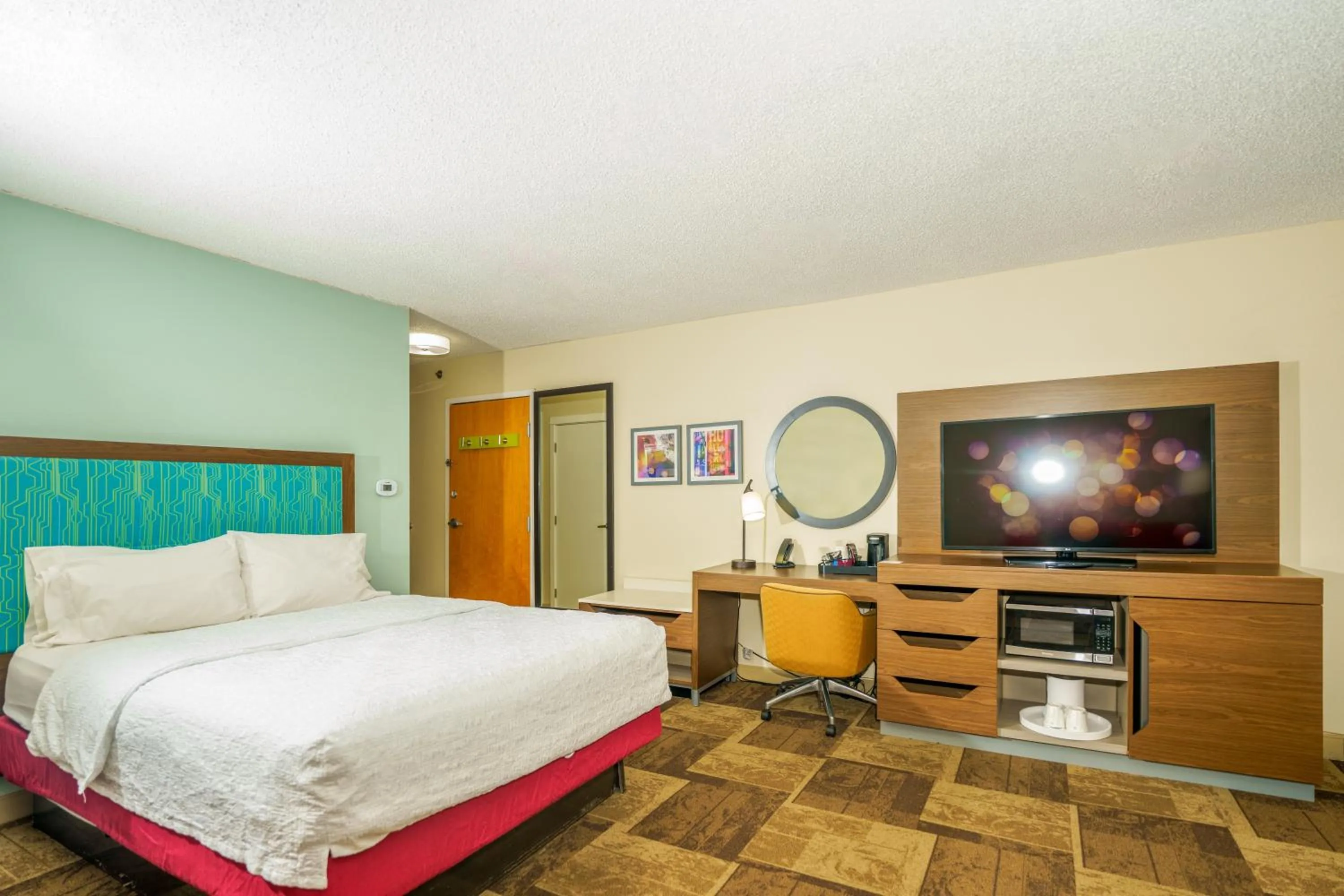 Bed in Hampton Inn Hutchinson