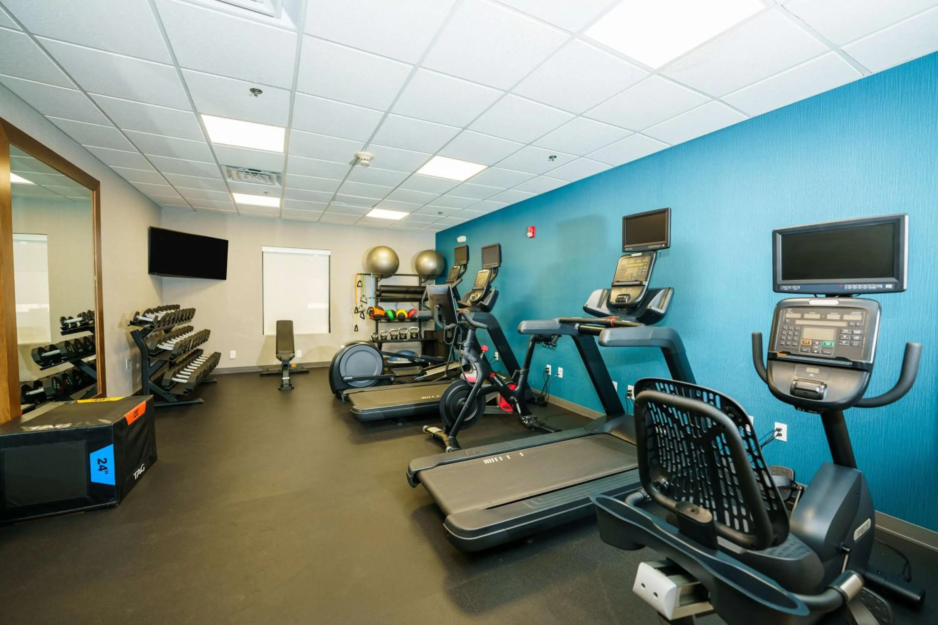 Fitness centre/facilities in Hampton Inn Hutchinson