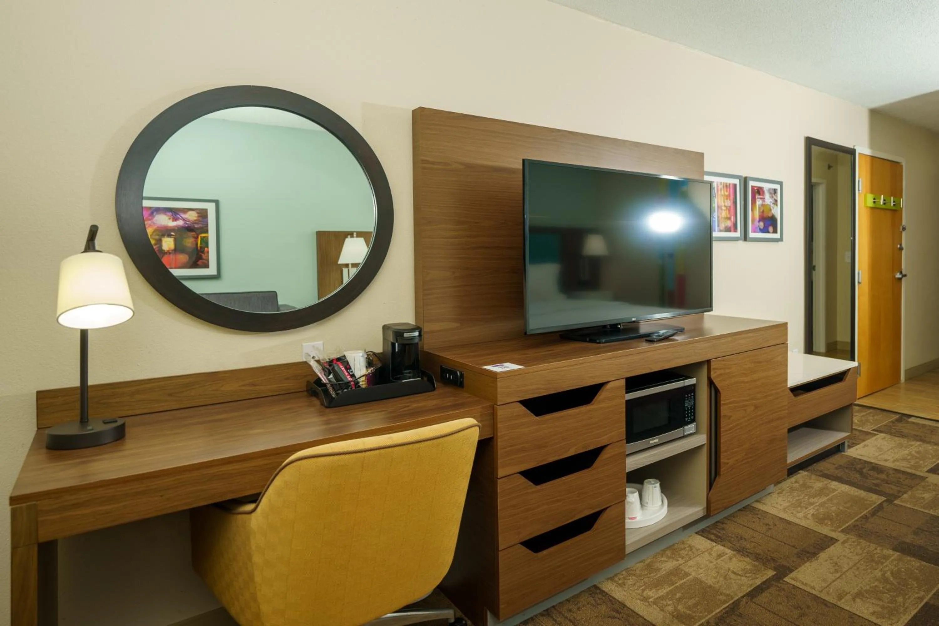 TV and multimedia in Hampton Inn Hutchinson