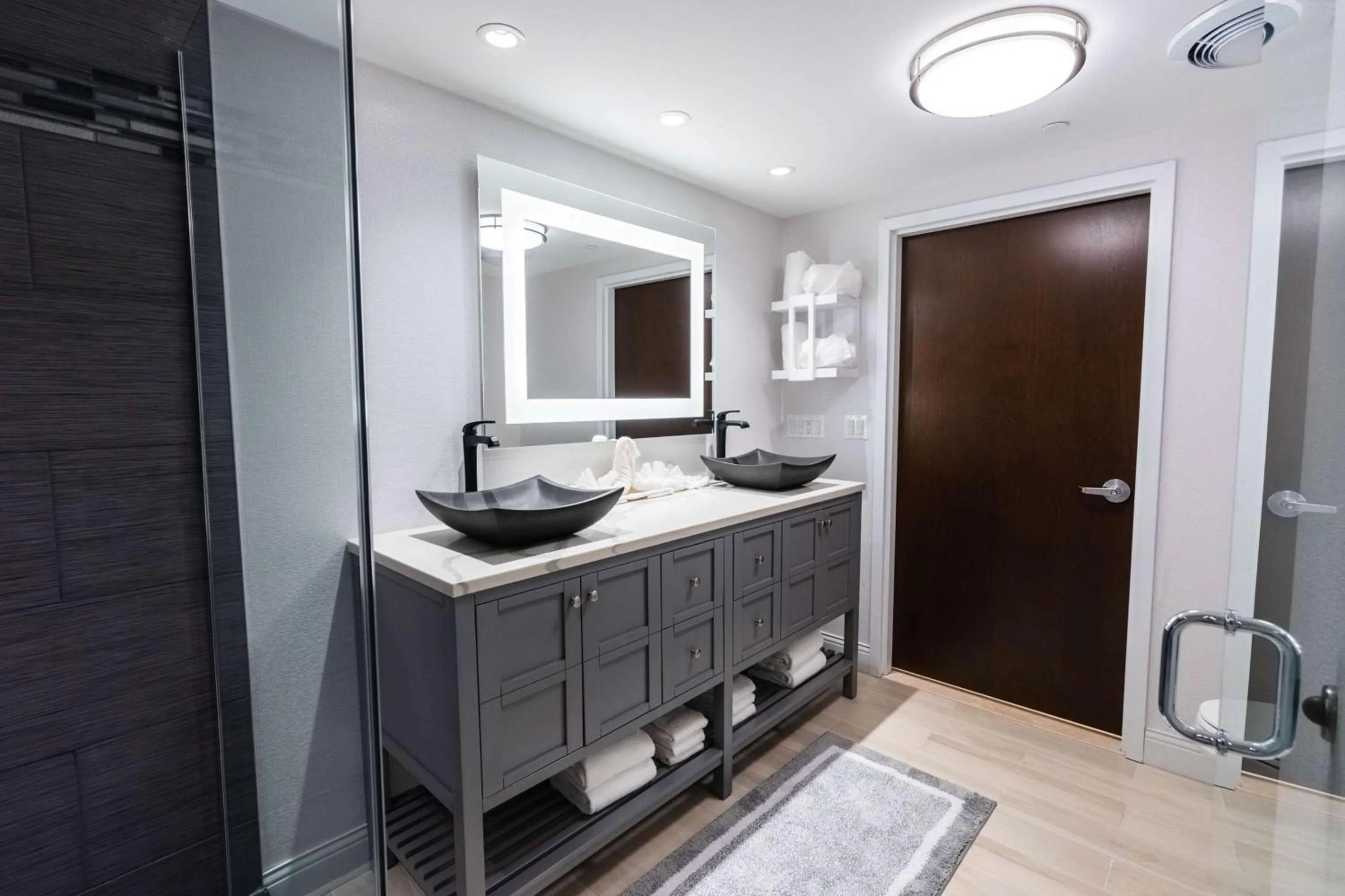 Bathroom in Hampton Inn & Suites Fairfield