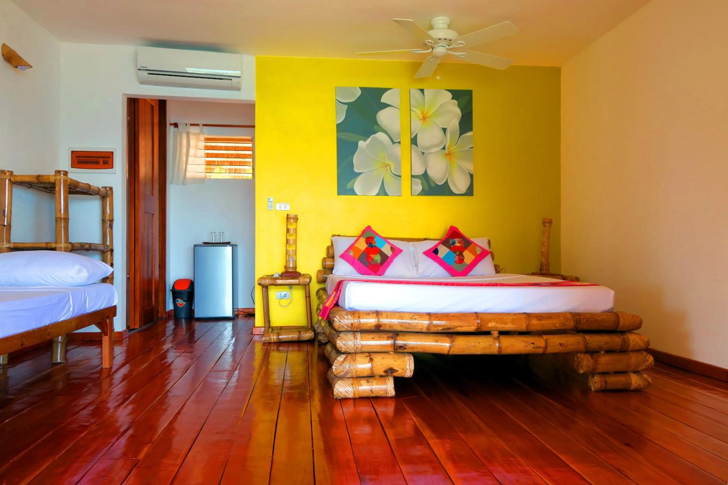 Bedroom, Bed in Tepanee Beach Resort