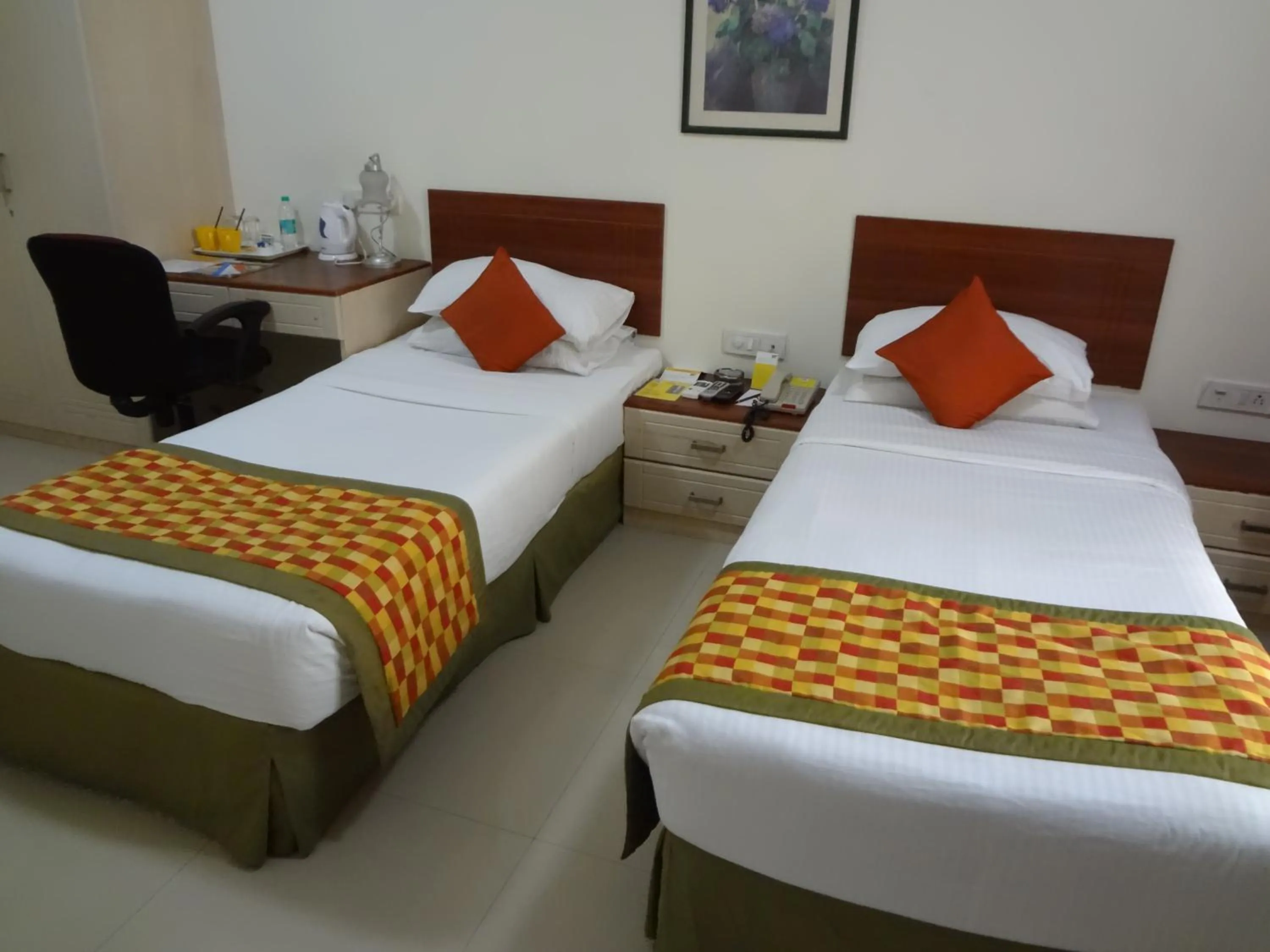 Photo of the whole room, Bed in Keys Select by Lemon Tree Hotels, Nestor, Mumbai