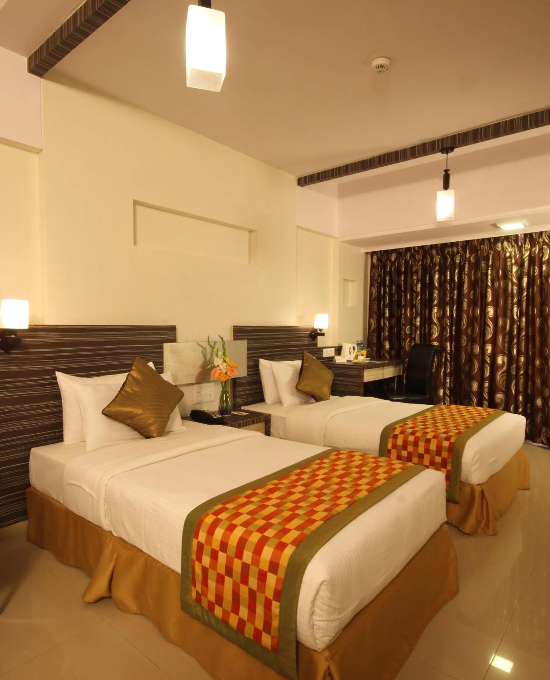 Photo of the whole room, Bed in Keys Select by Lemon Tree Hotels, Nestor, Mumbai