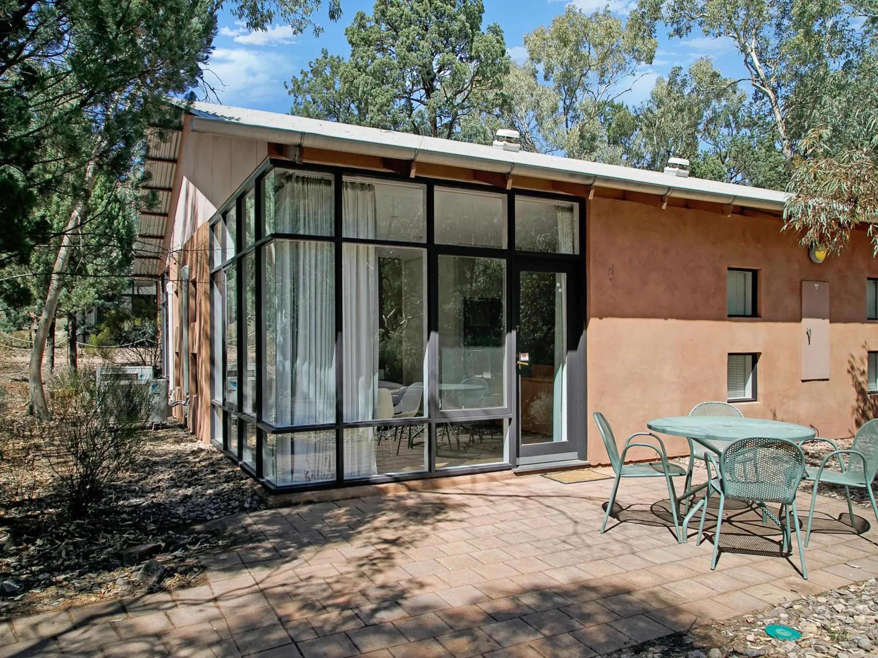 Heysen Deluxe Double or Twin Room in Discovery Resorts - Wilpena Pound Heysen Deluxe Double or Twin Room in Discovery Resorts - Wilpena Pound