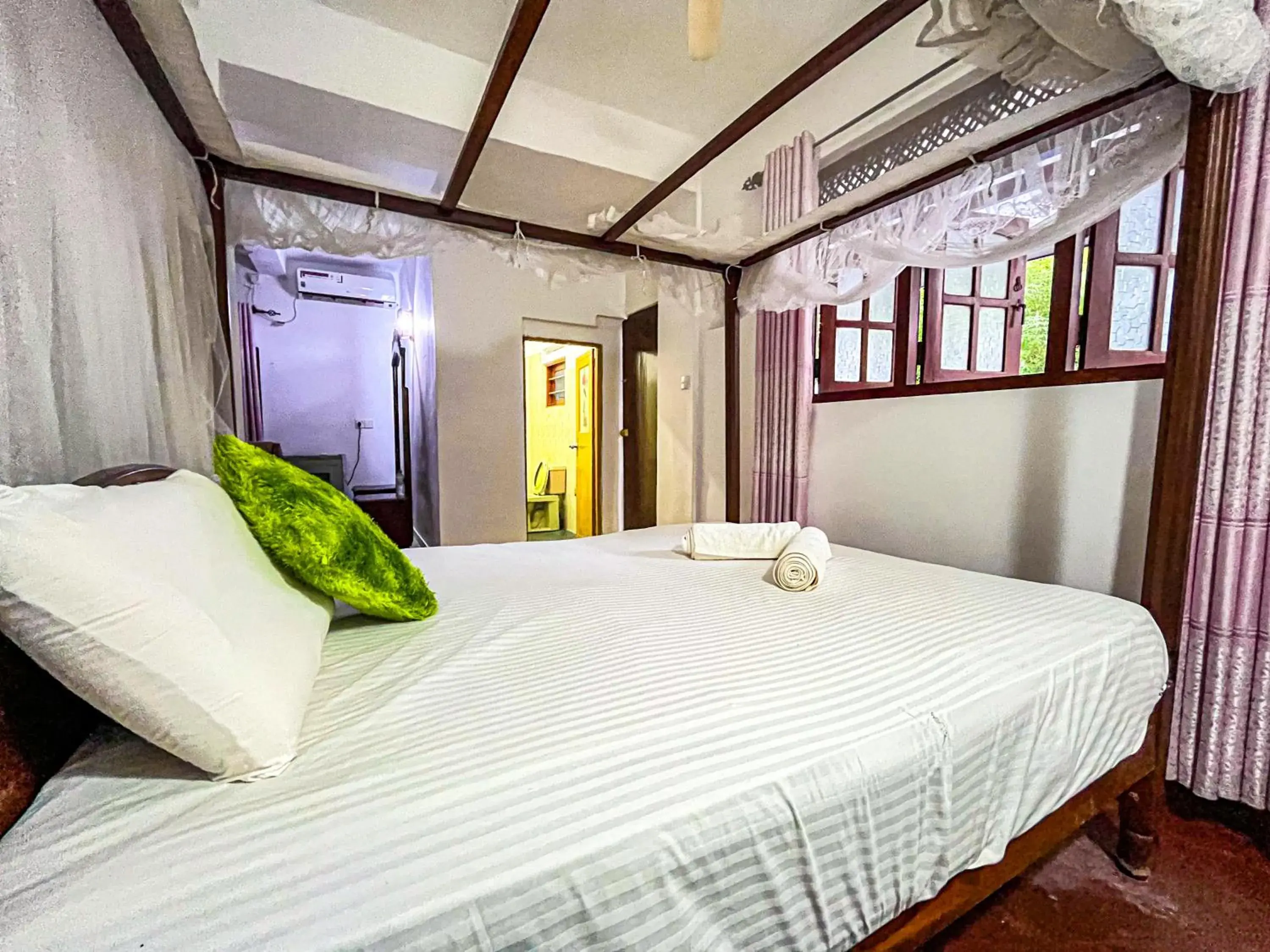 Quadruple Room with Garden View in Galle Camellia Quadruple Room with Garden View in Galle Camellia
