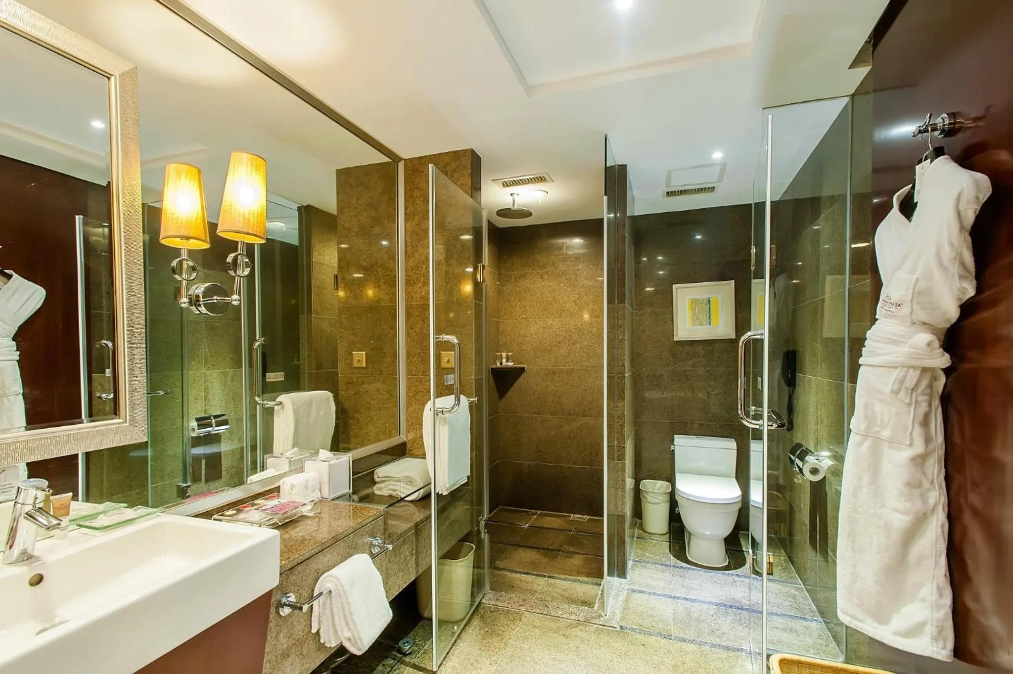Bathroom in Crowne Plaza Beijing Zhongguancun by IHG
