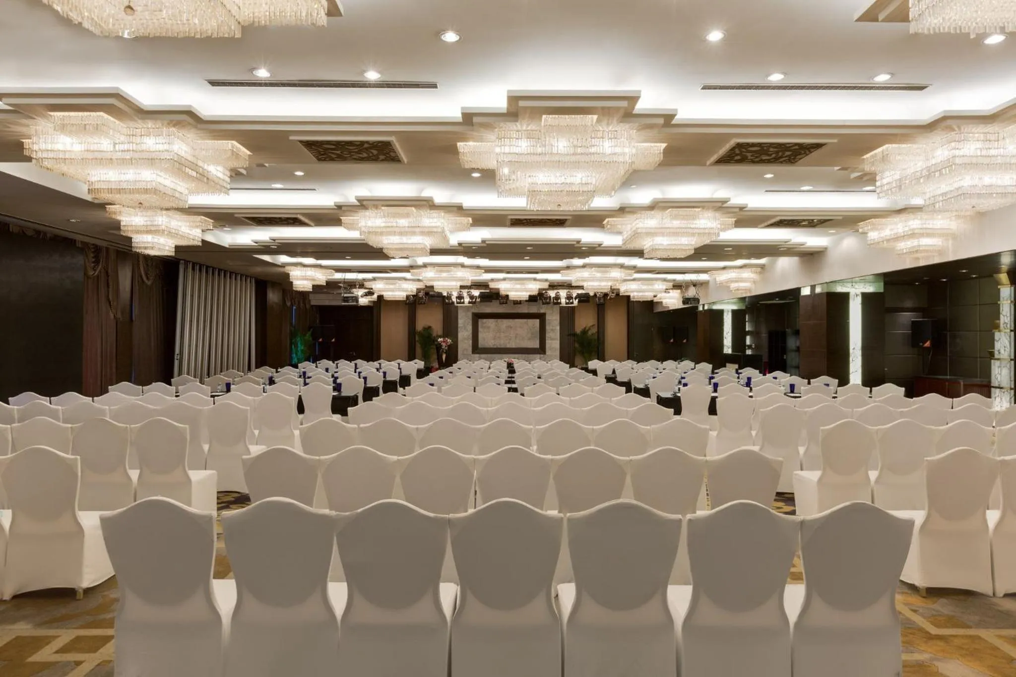 Meeting/conference room in Crowne Plaza Beijing Zhongguancun by IHG
