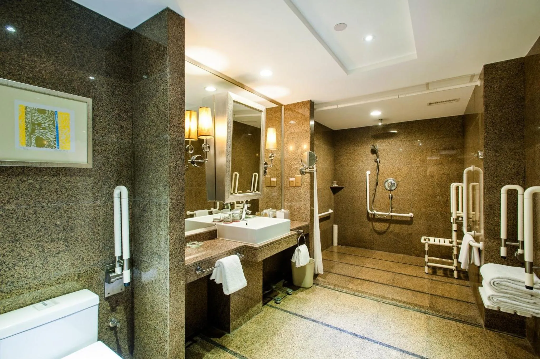Shower in Crowne Plaza Beijing Zhongguancun by IHG