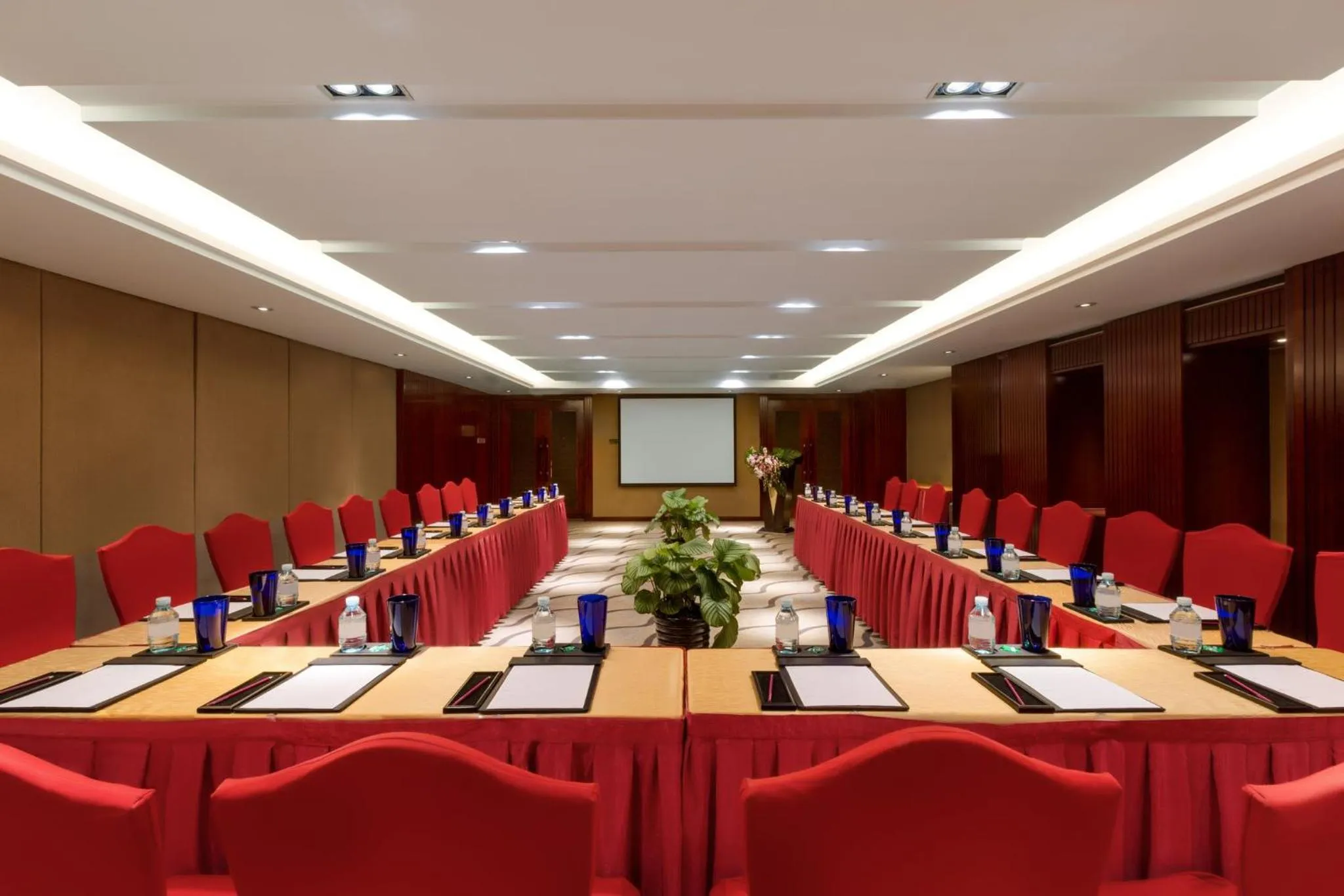 Meeting/conference room in Crowne Plaza Beijing Zhongguancun by IHG