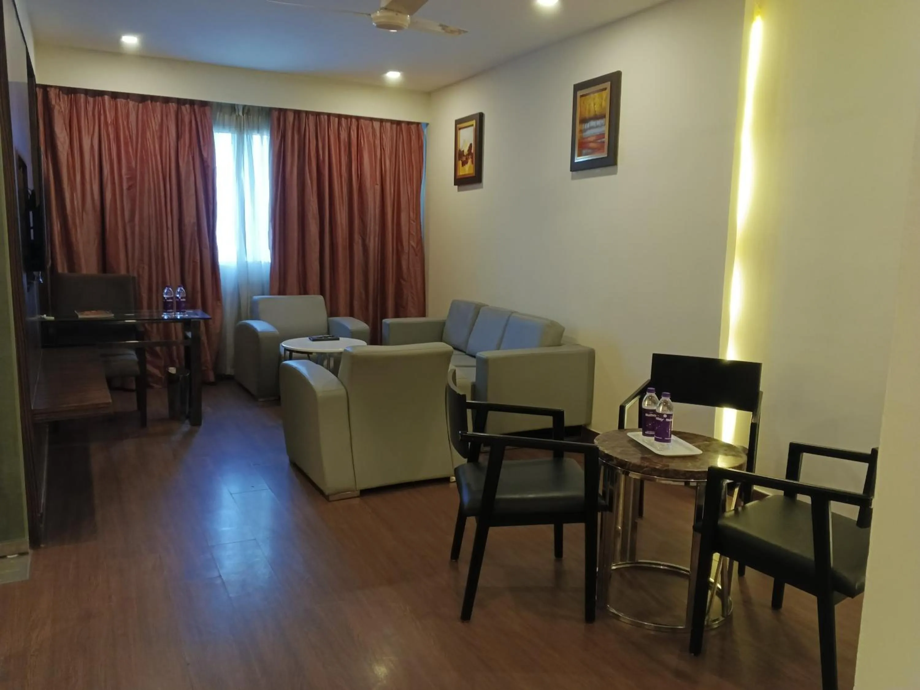 Seating area in Fortune Murali Park, Vijayawada - Member ITC Hotels' Group