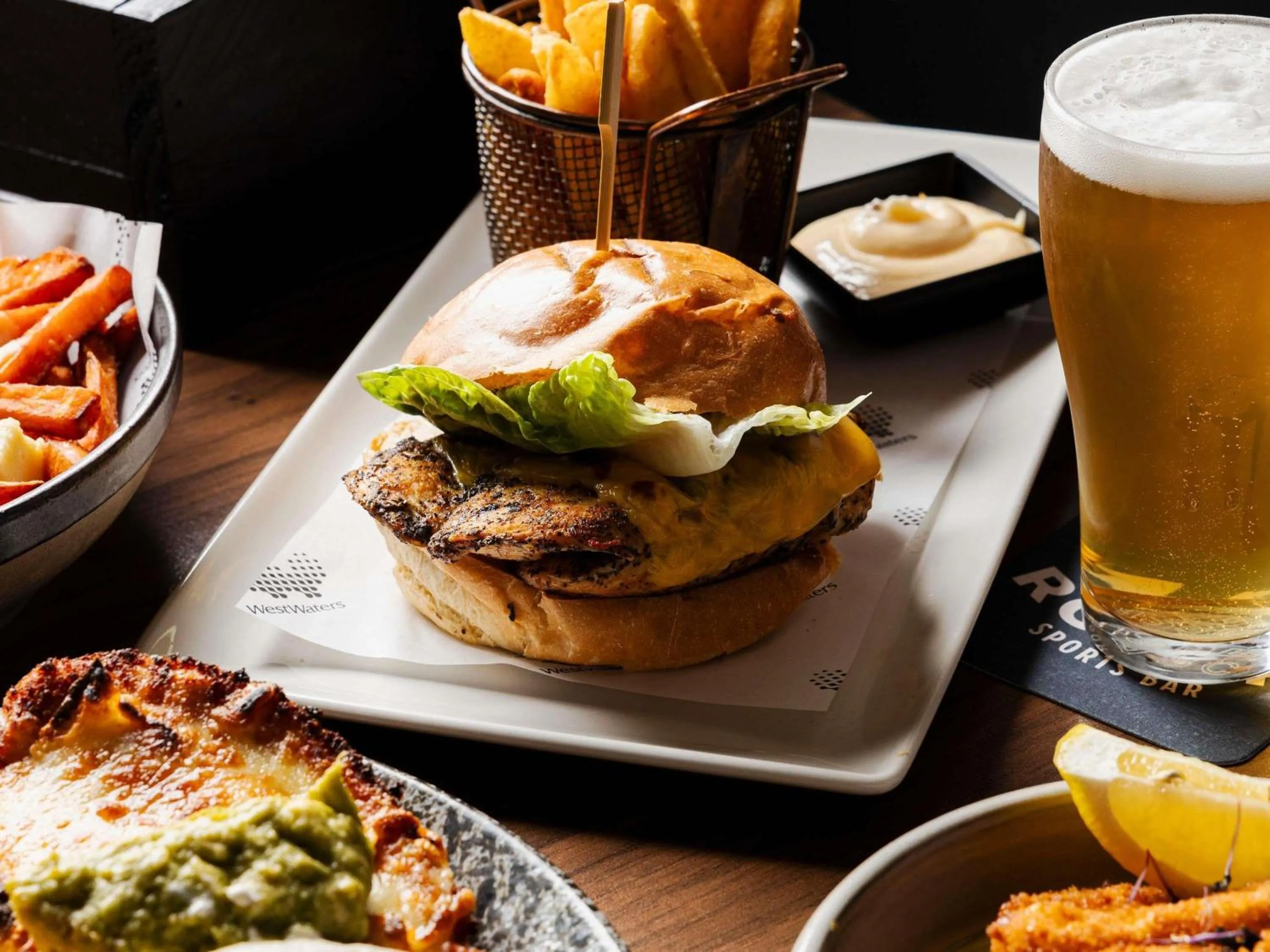 Lounge or bar in Mercure Melbourne Caroline Springs