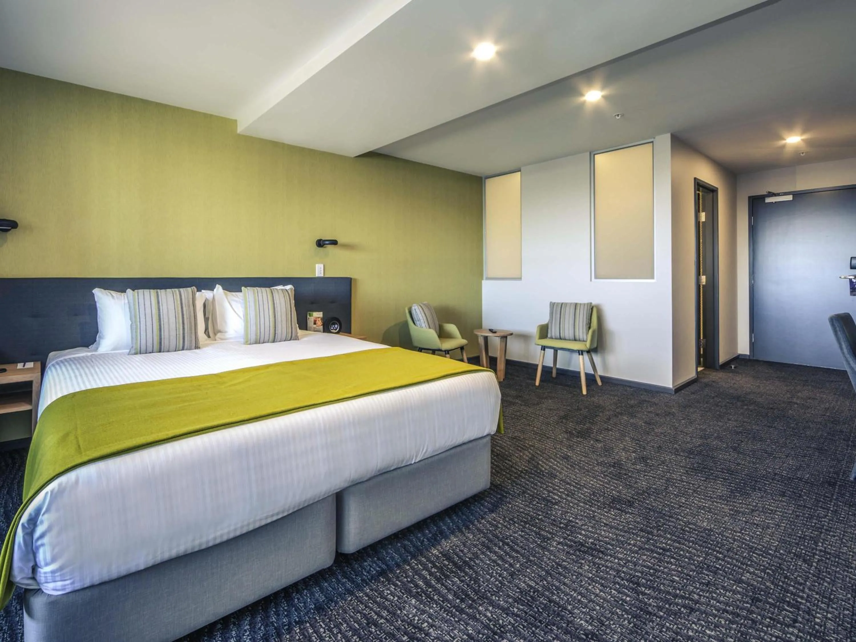 Bedroom, Bed in Mercure Melbourne Caroline Springs