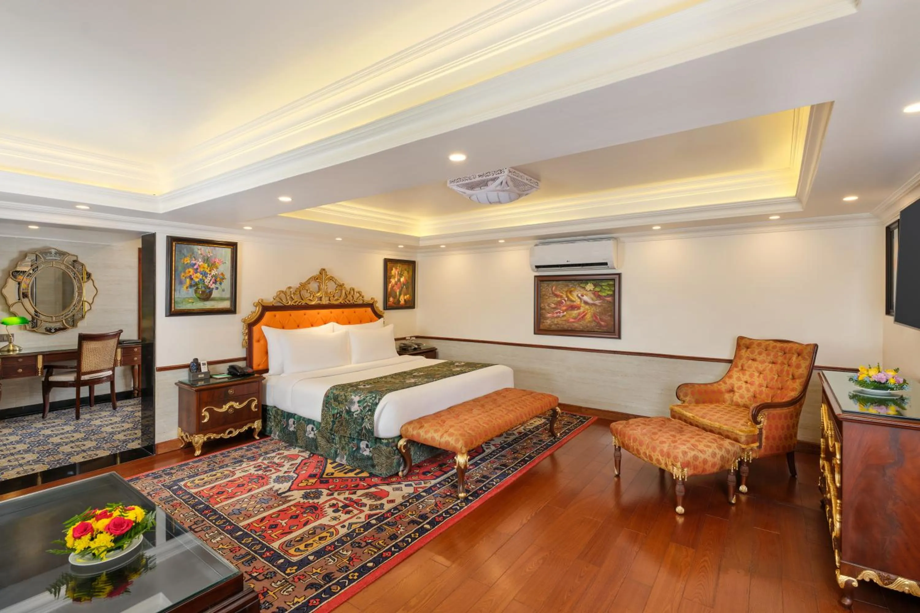 Bed in Mayfair Spa Resort & Casino