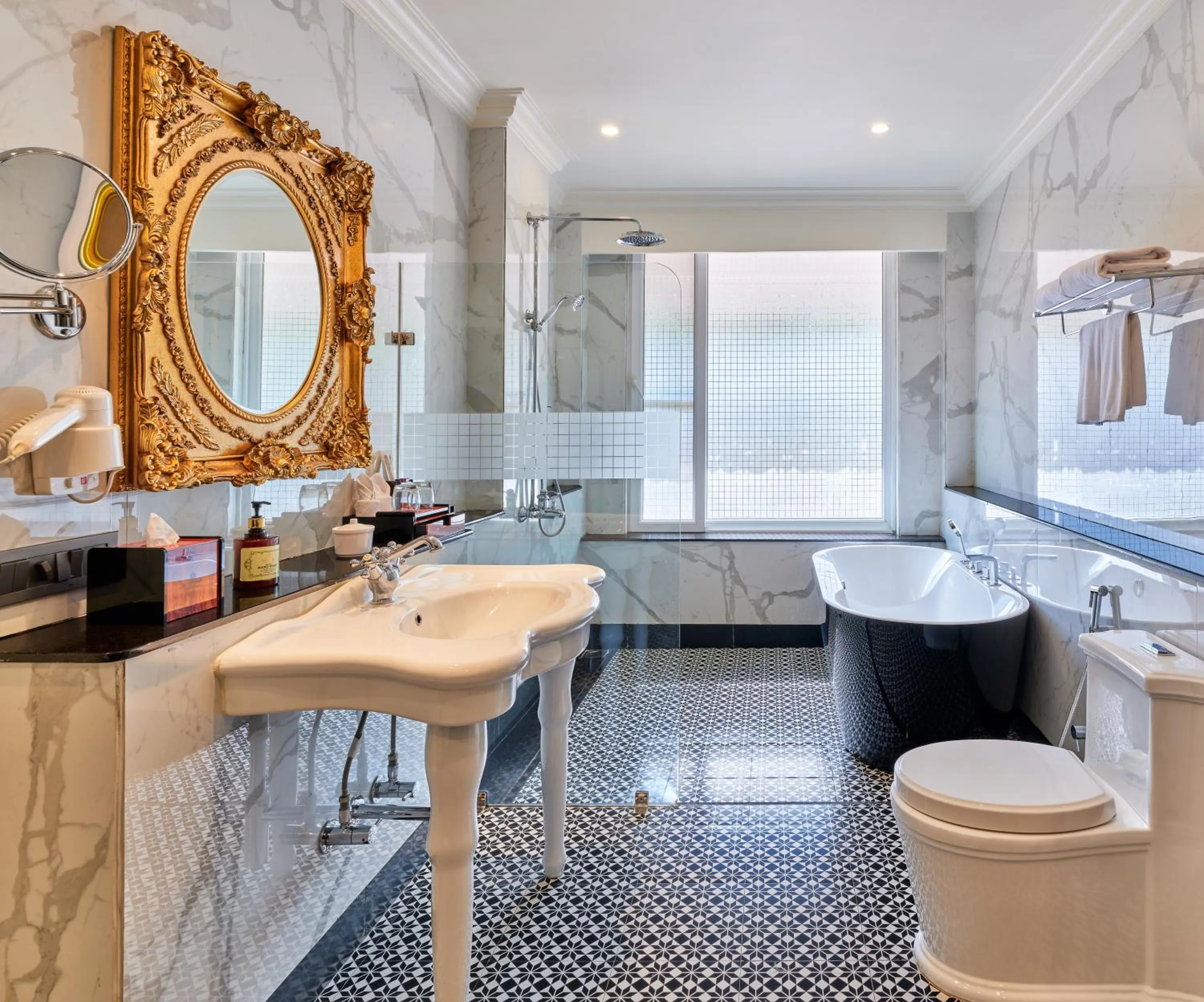 Shower in Mayfair Spa Resort & Casino