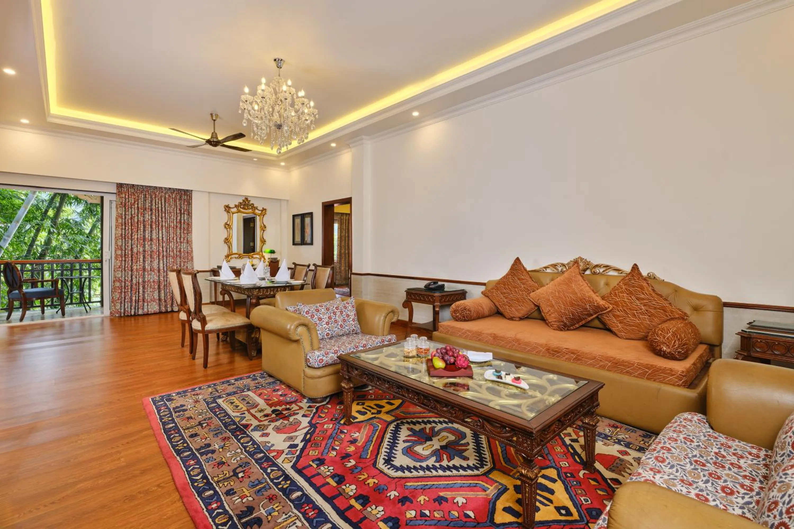 Living room in Mayfair Spa Resort & Casino