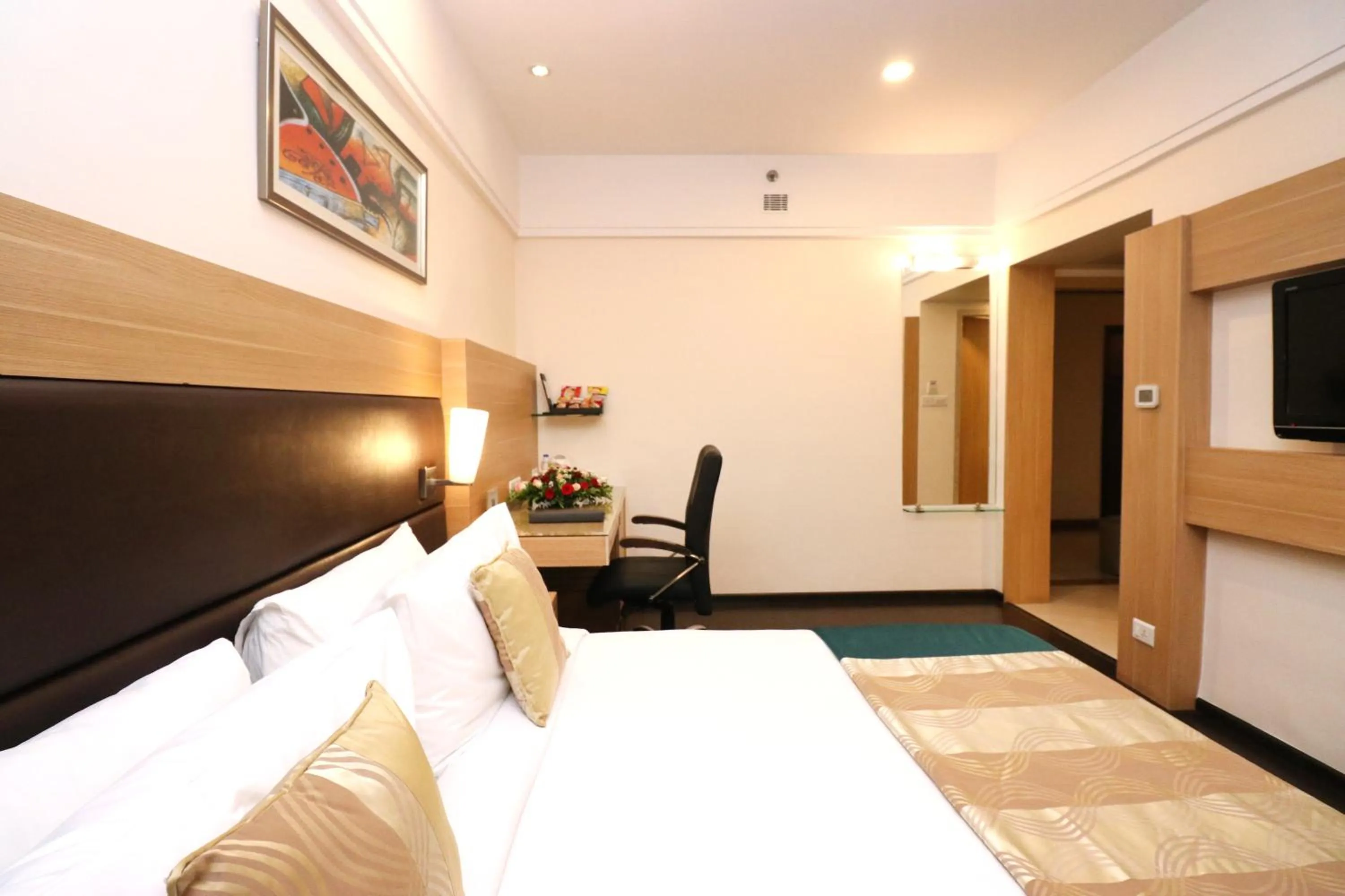 Bedroom, Bed in Fortune Park Galaxy, Vapi - Member ITC Hotels' Group