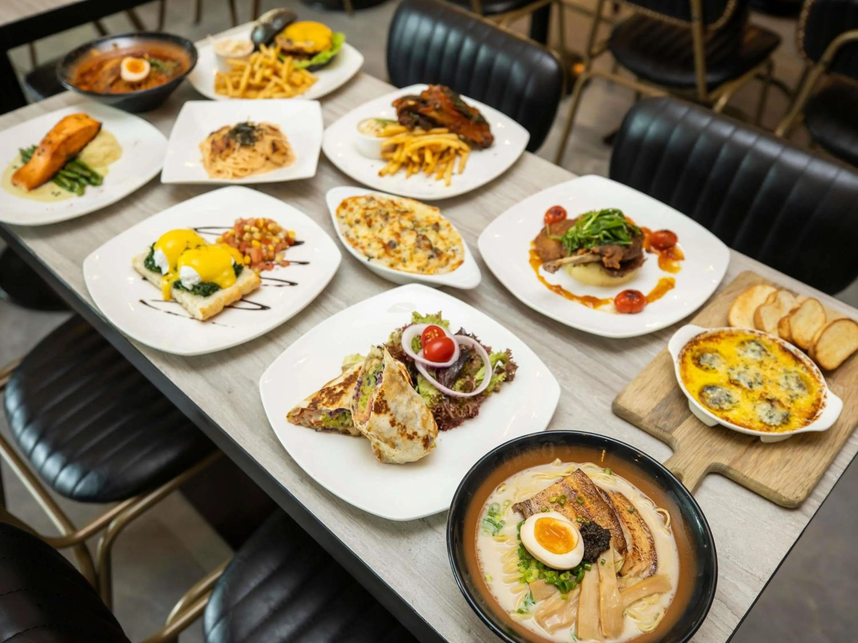 Restaurant/places to eat in ibis Styles Singapore Albert