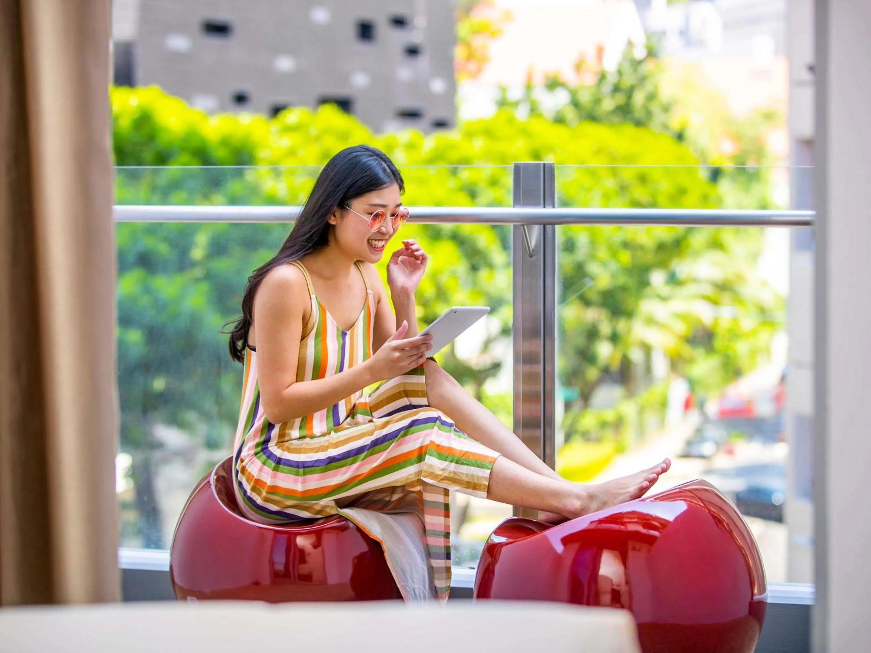 Bedroom in ibis Styles Singapore Albert