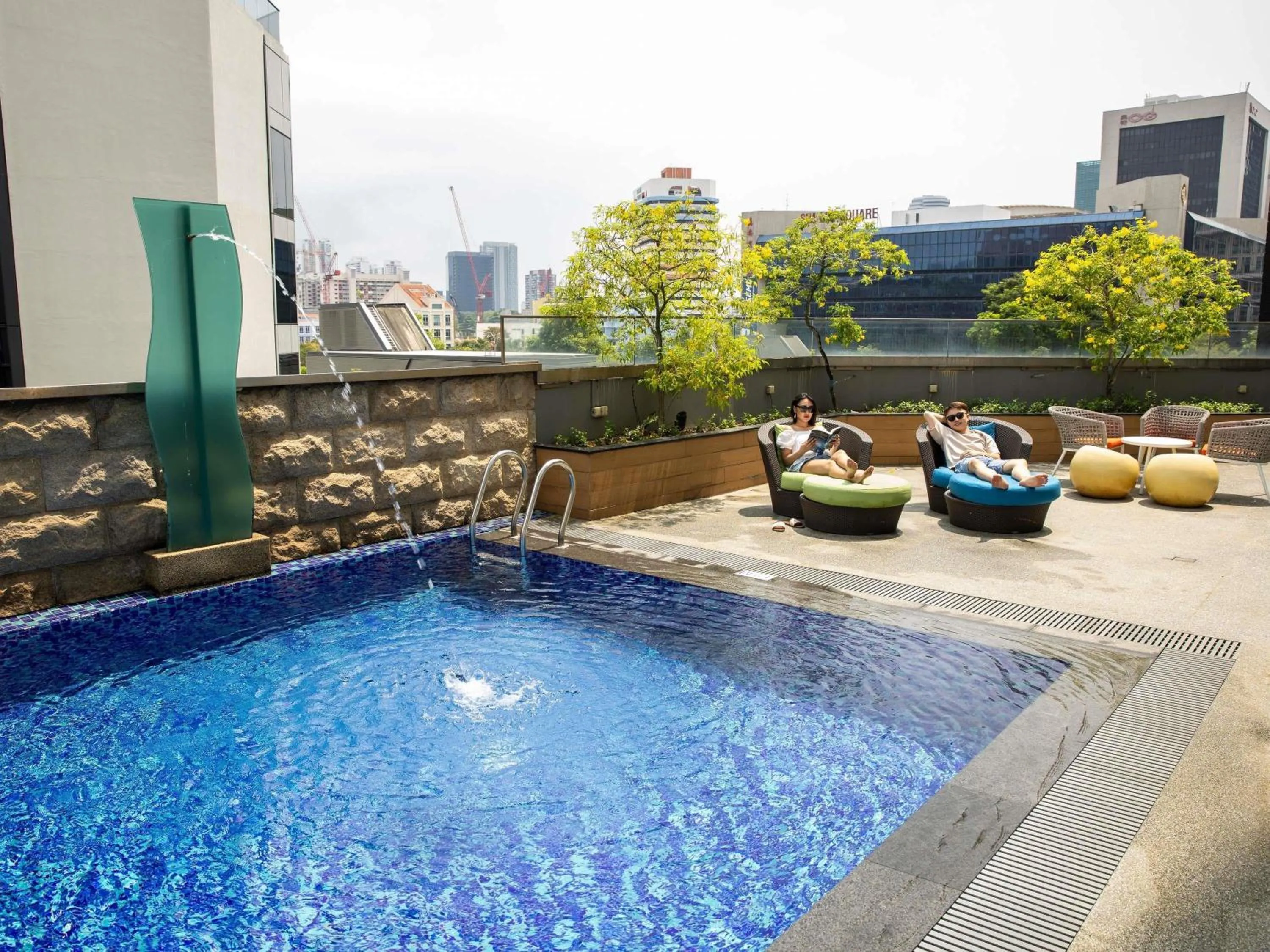 Bedroom in ibis Styles Singapore Albert