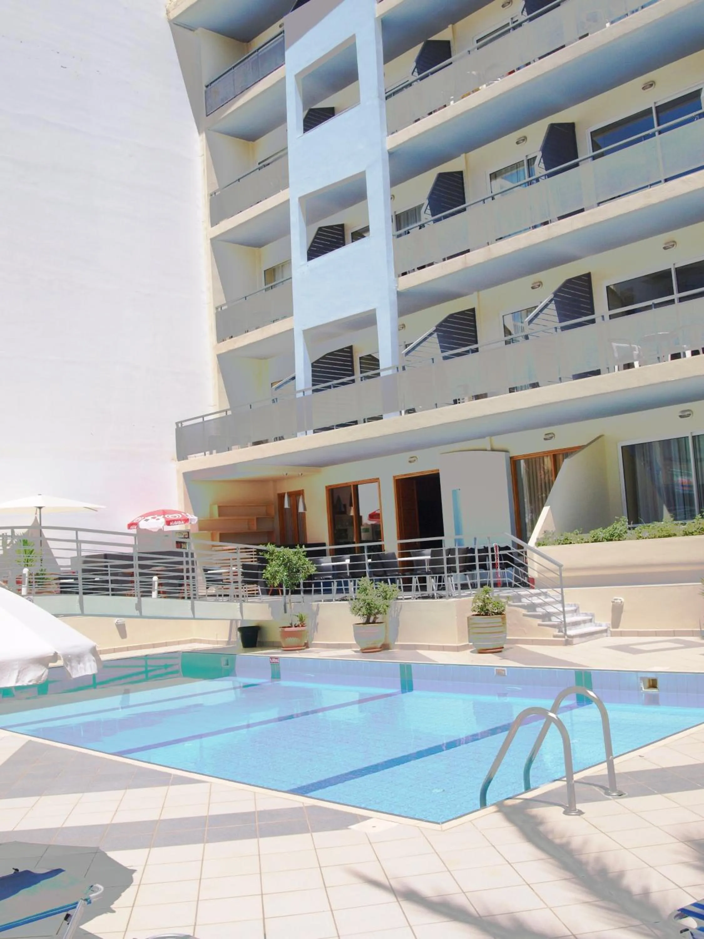 Swimming pool in Kleoniki Mare