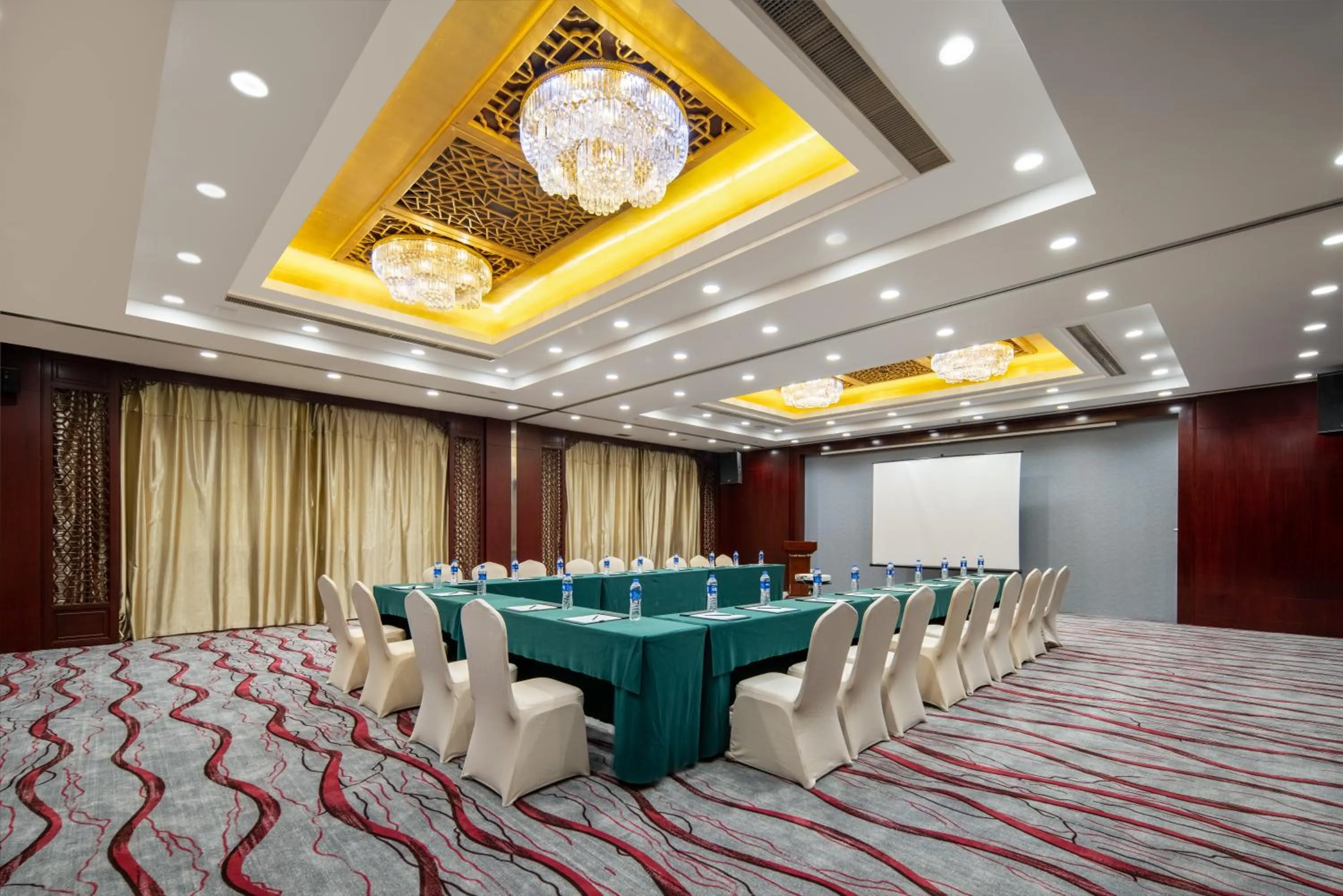 Gem Flower Hotel - North Bund