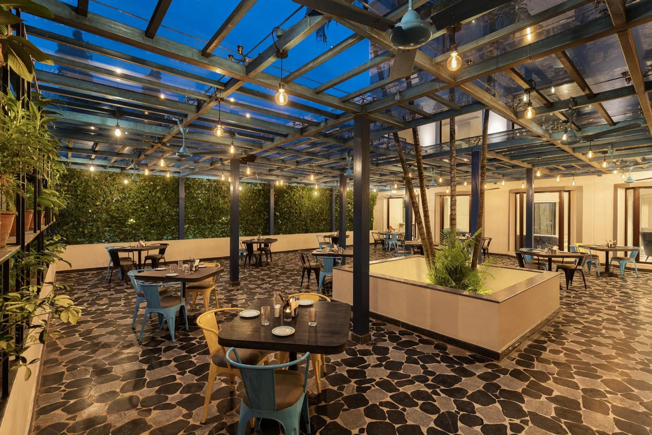 Restaurant/places to eat in Fortune Valley View, Manipal - Member ITC Hotels' Group