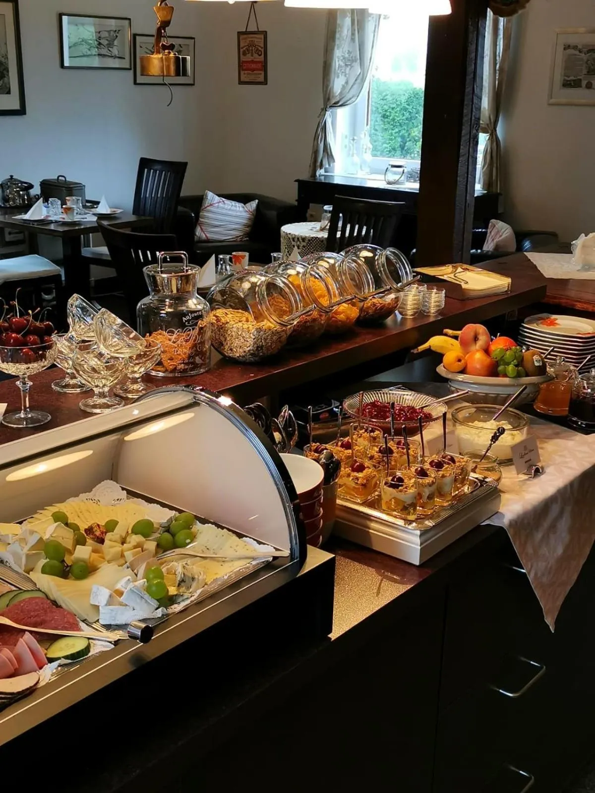 Buffet breakfast in Hotel Garni Landhaus Uttum