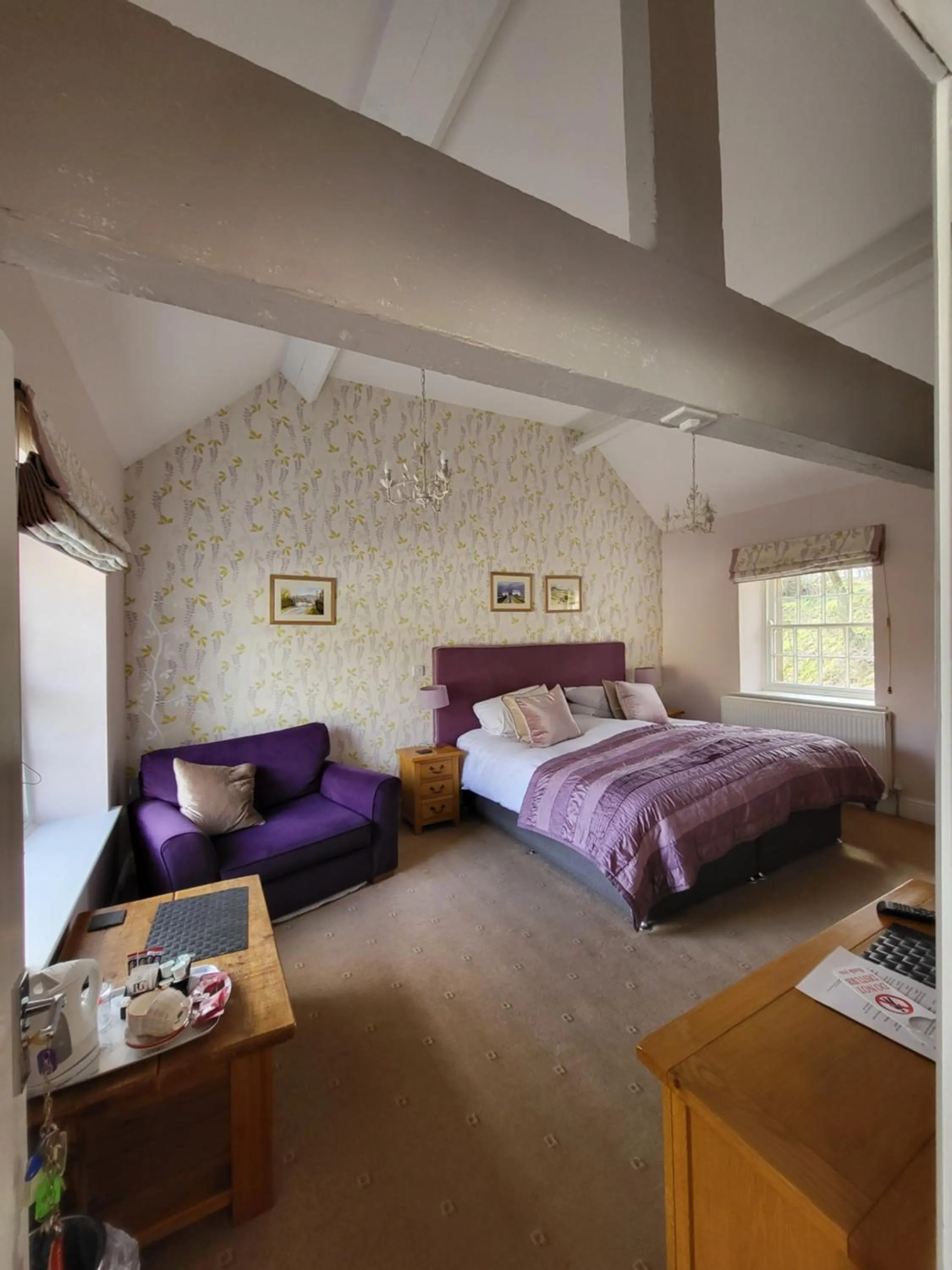 Bed in The Manifold Inn Hotel