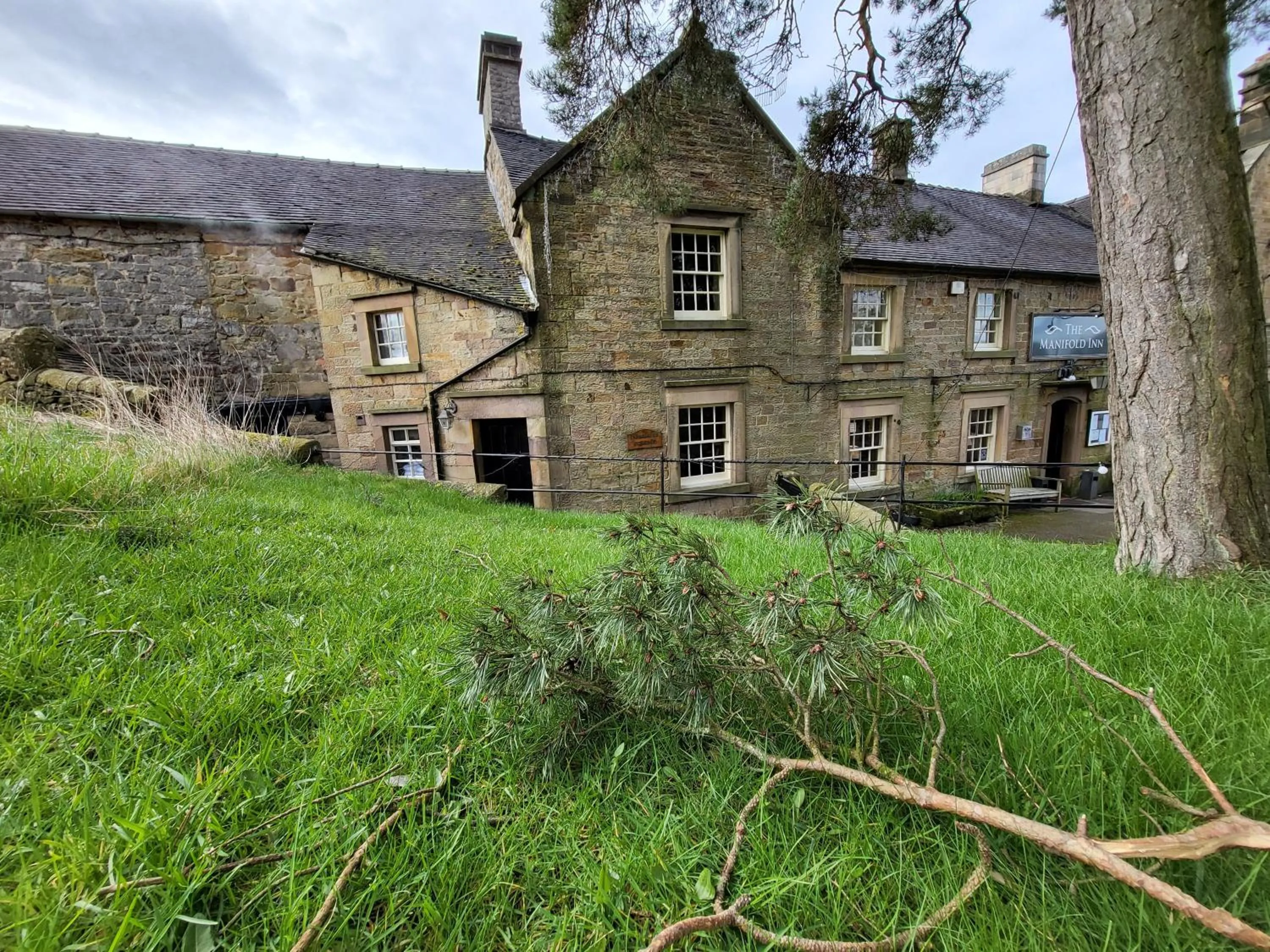 The Manifold Inn Hotel