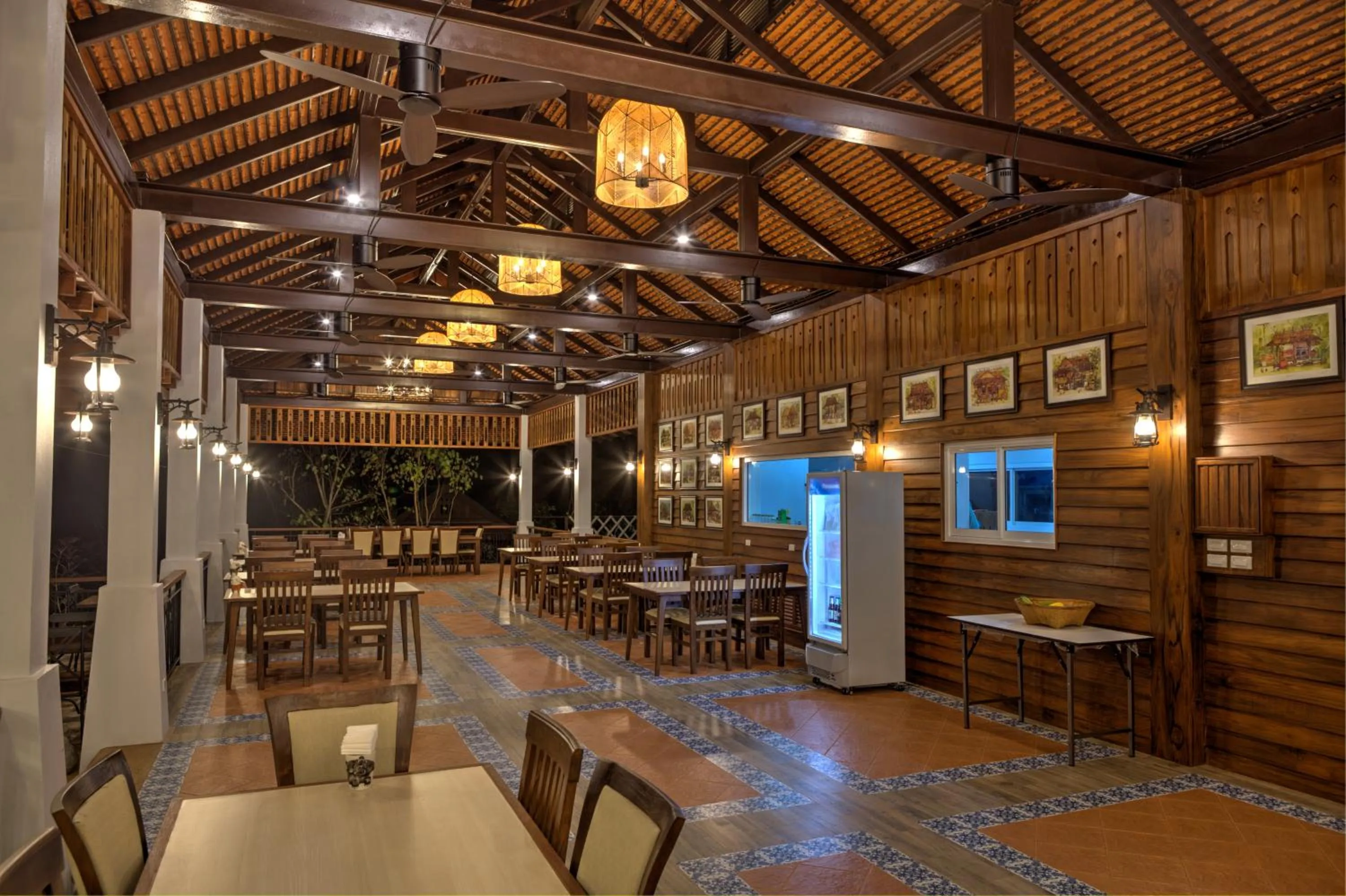 Restaurant/places to eat in Tippaya Villa