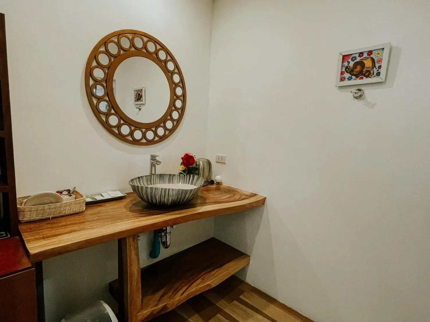 Property building in Tippaya Villa