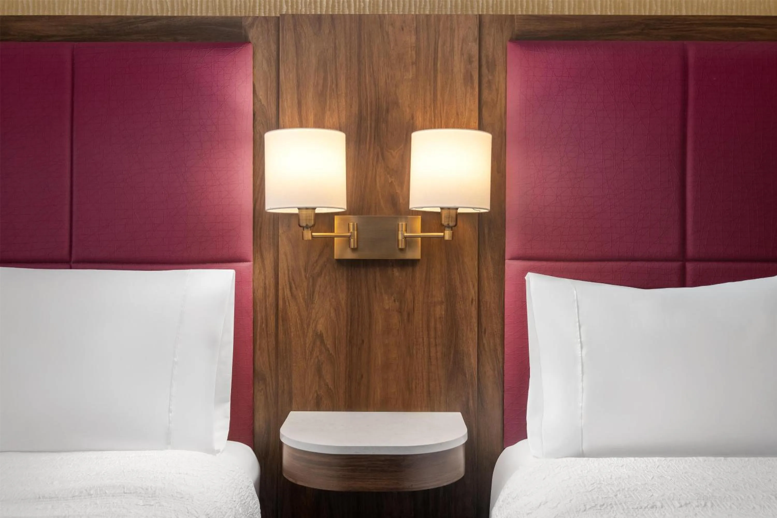 Bed in Hampton Inn Majestic Chicago Theatre District