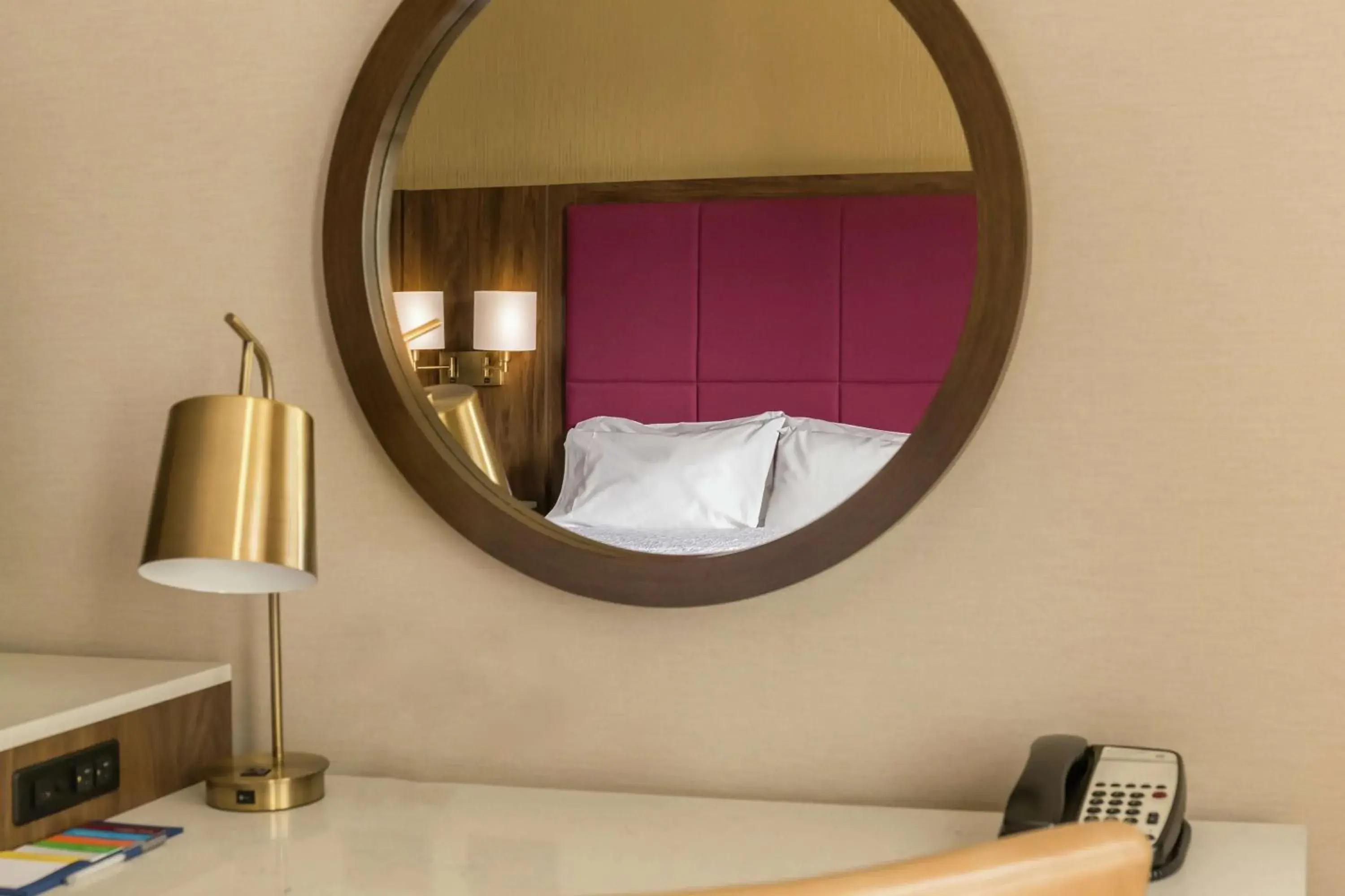 Room with Two Queen Beds - Non-Smoking in Hampton Inn Majestic Chicago Theatre District Room with Two Queen Beds - Non-Smoking in Hampton Inn Majestic Chicago Theatre District