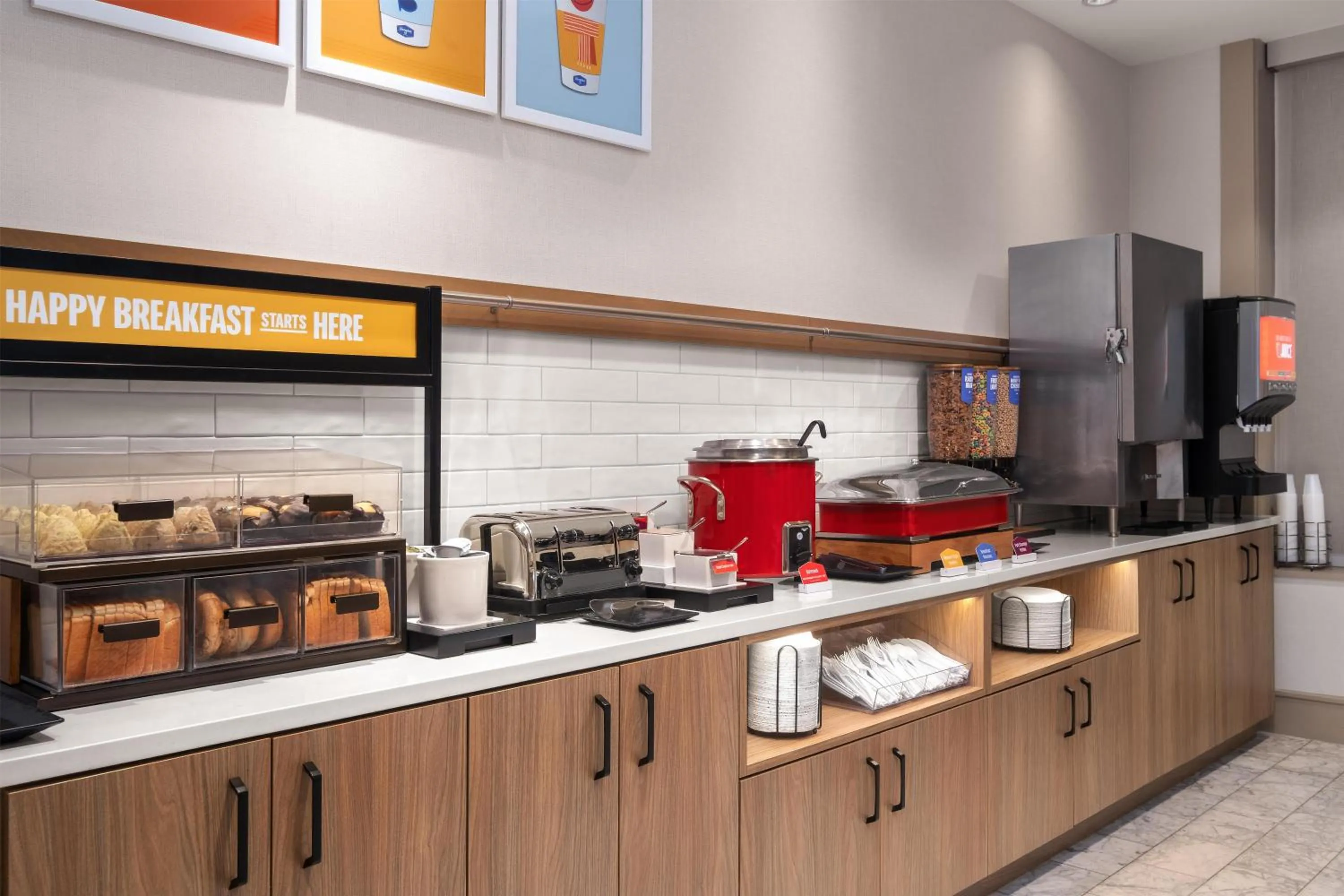 Breakfast in Hampton Inn Majestic Chicago Theatre District