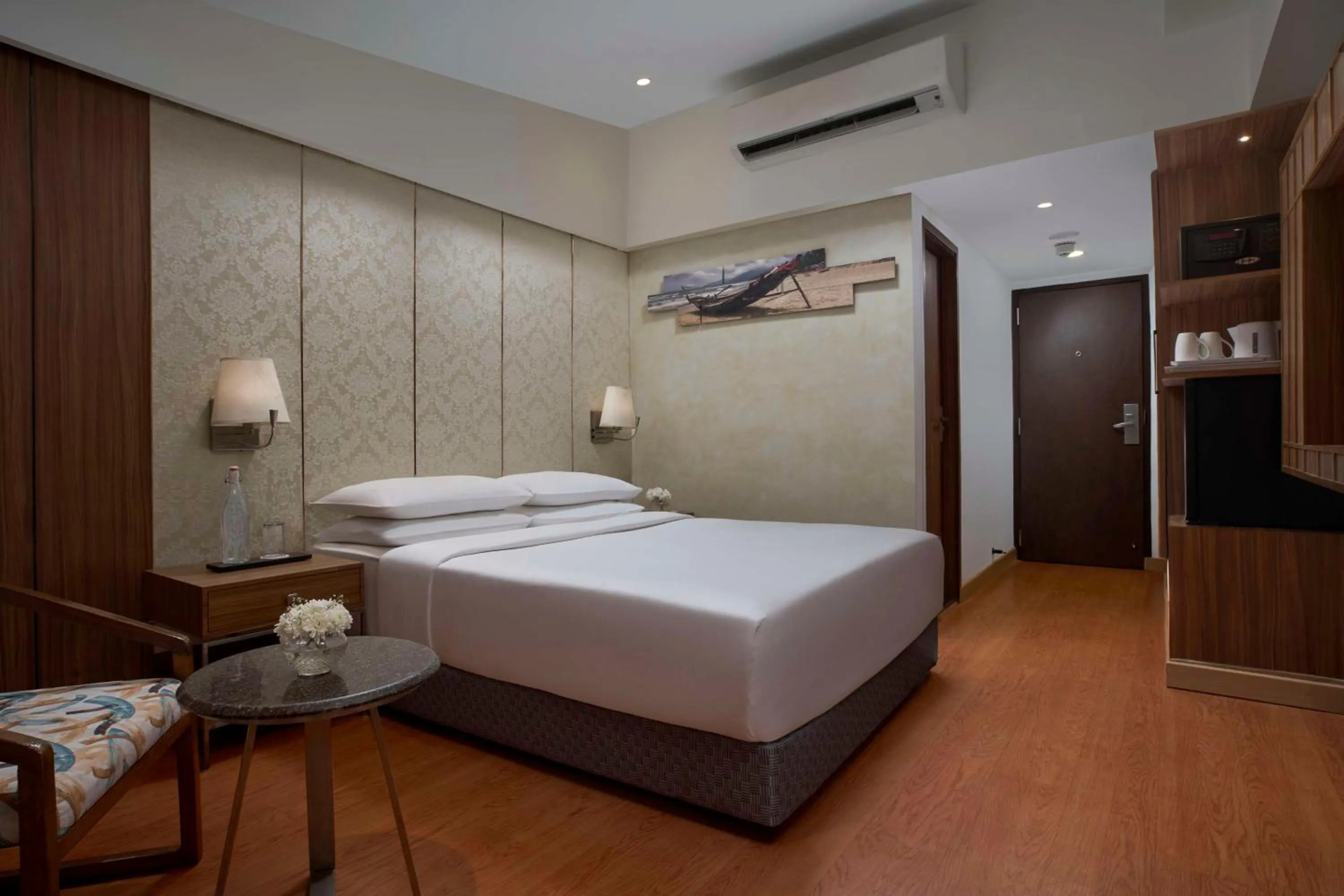 Bedroom, Bed in Park Inn by Radisson Goa Candolim