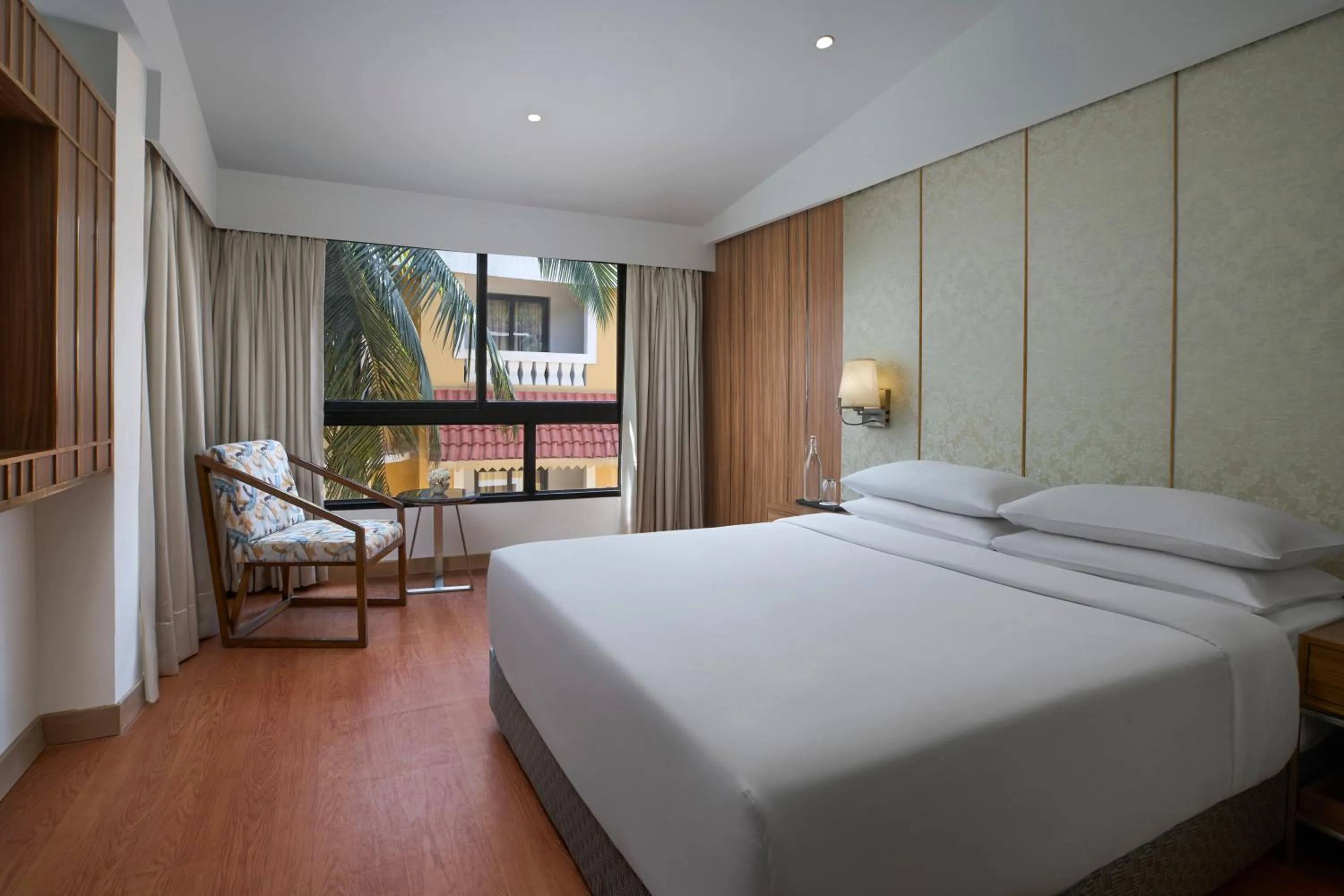 Photo of the whole room, Bed in Park Inn by Radisson Goa Candolim