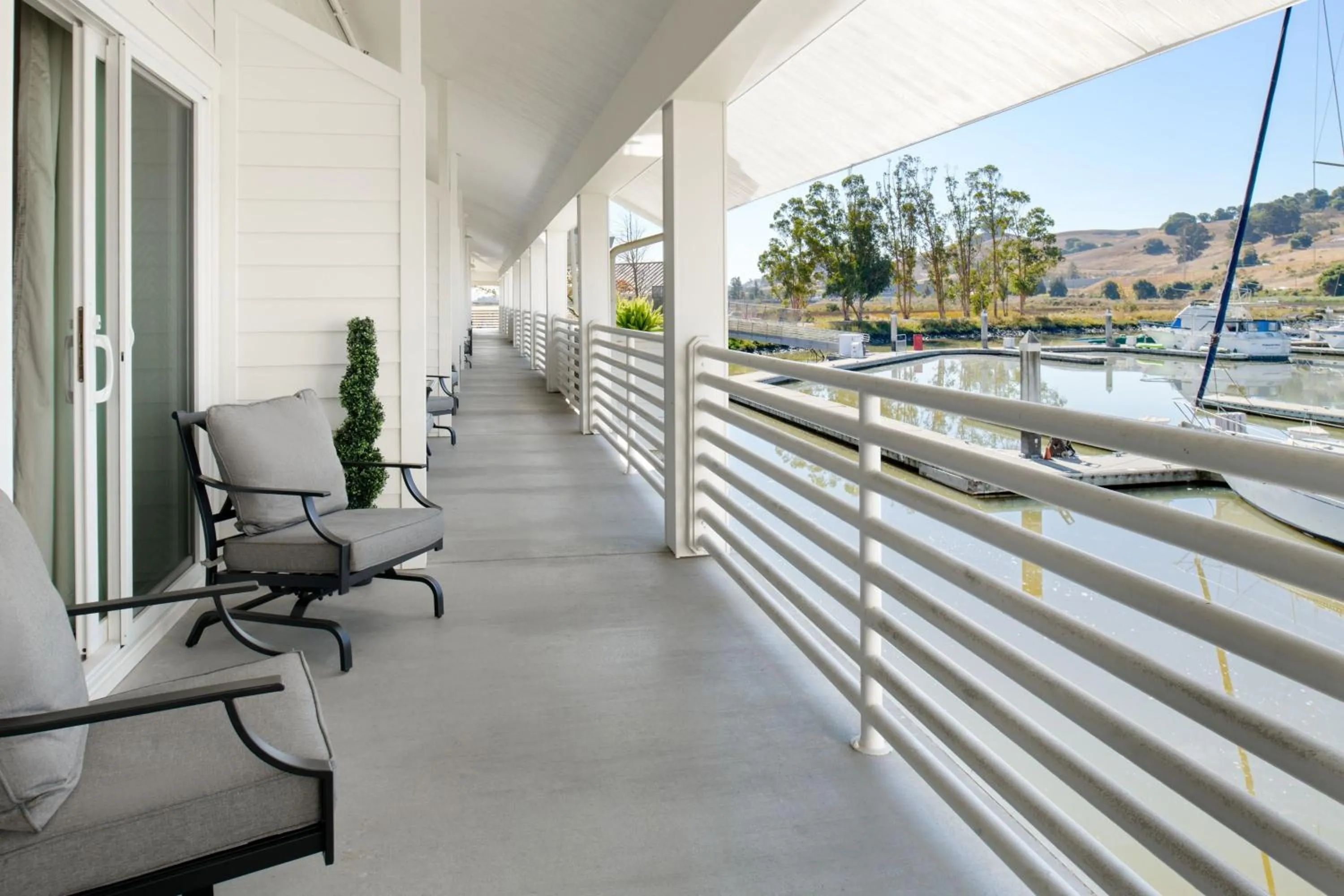 Photo of the whole room in Sheraton Sonoma Wine Country Petaluma
