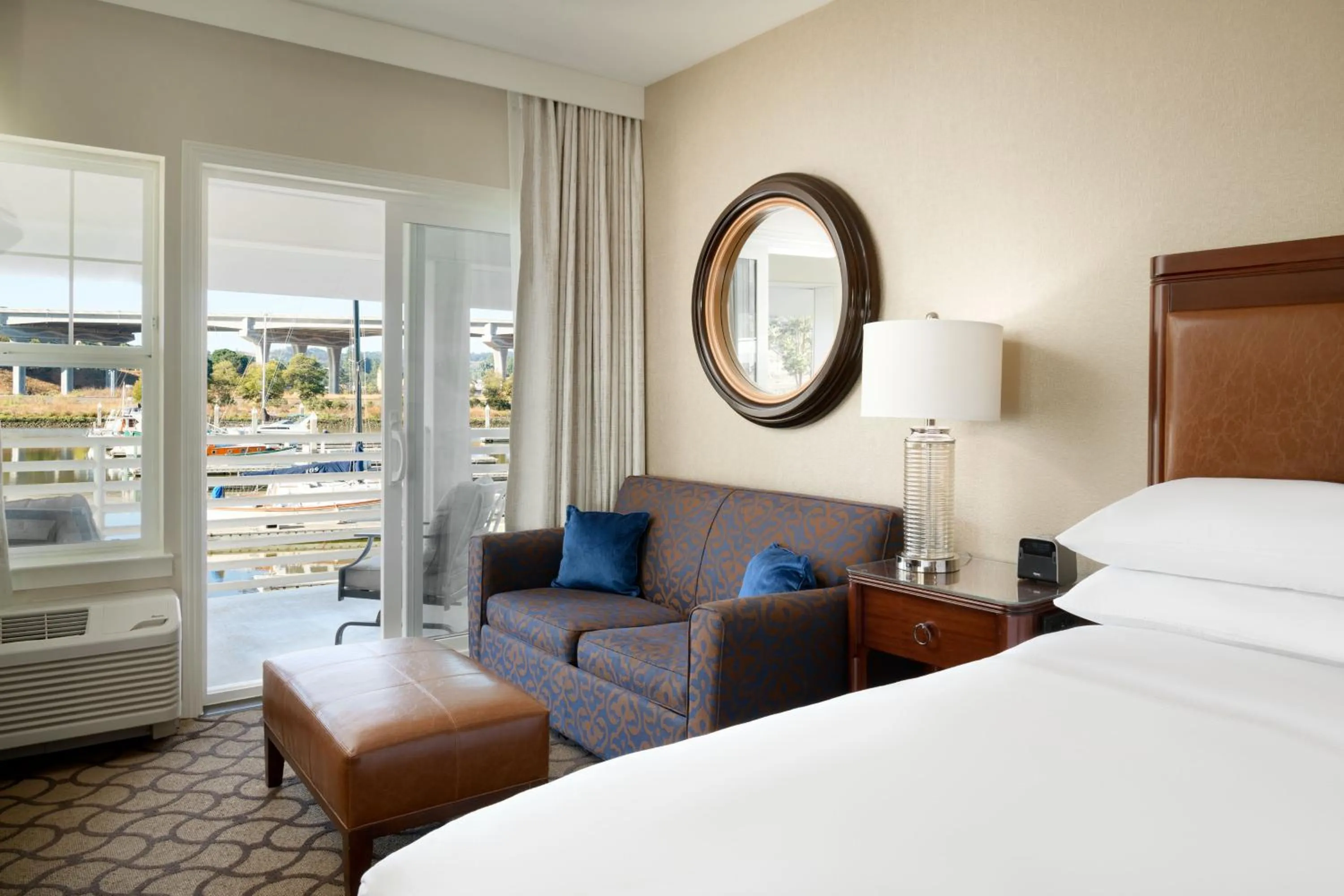 Bed in Sheraton Sonoma Wine Country Petaluma