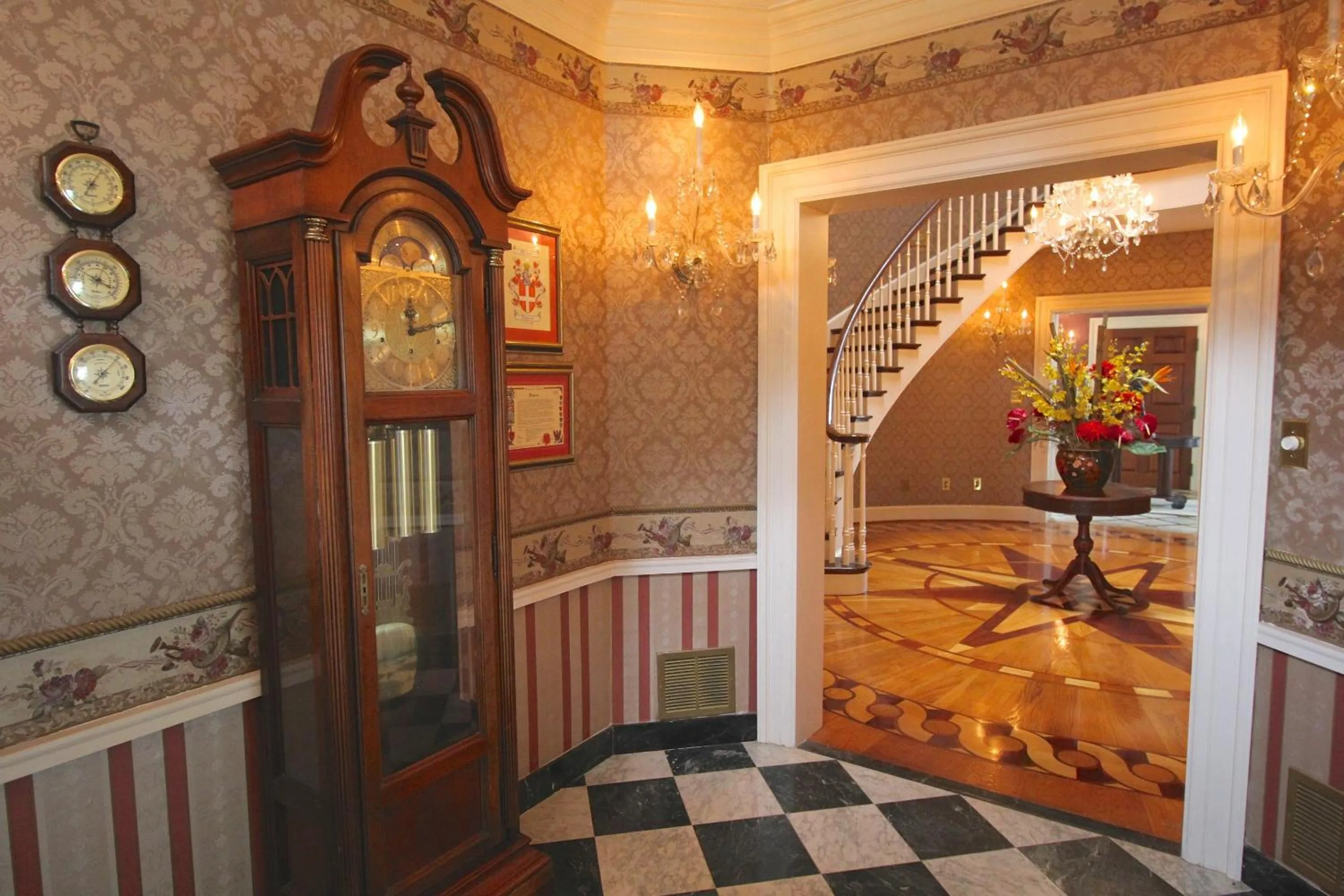 Deluxe King Room in Kingsbay Mansion and Vacation Rental Houses