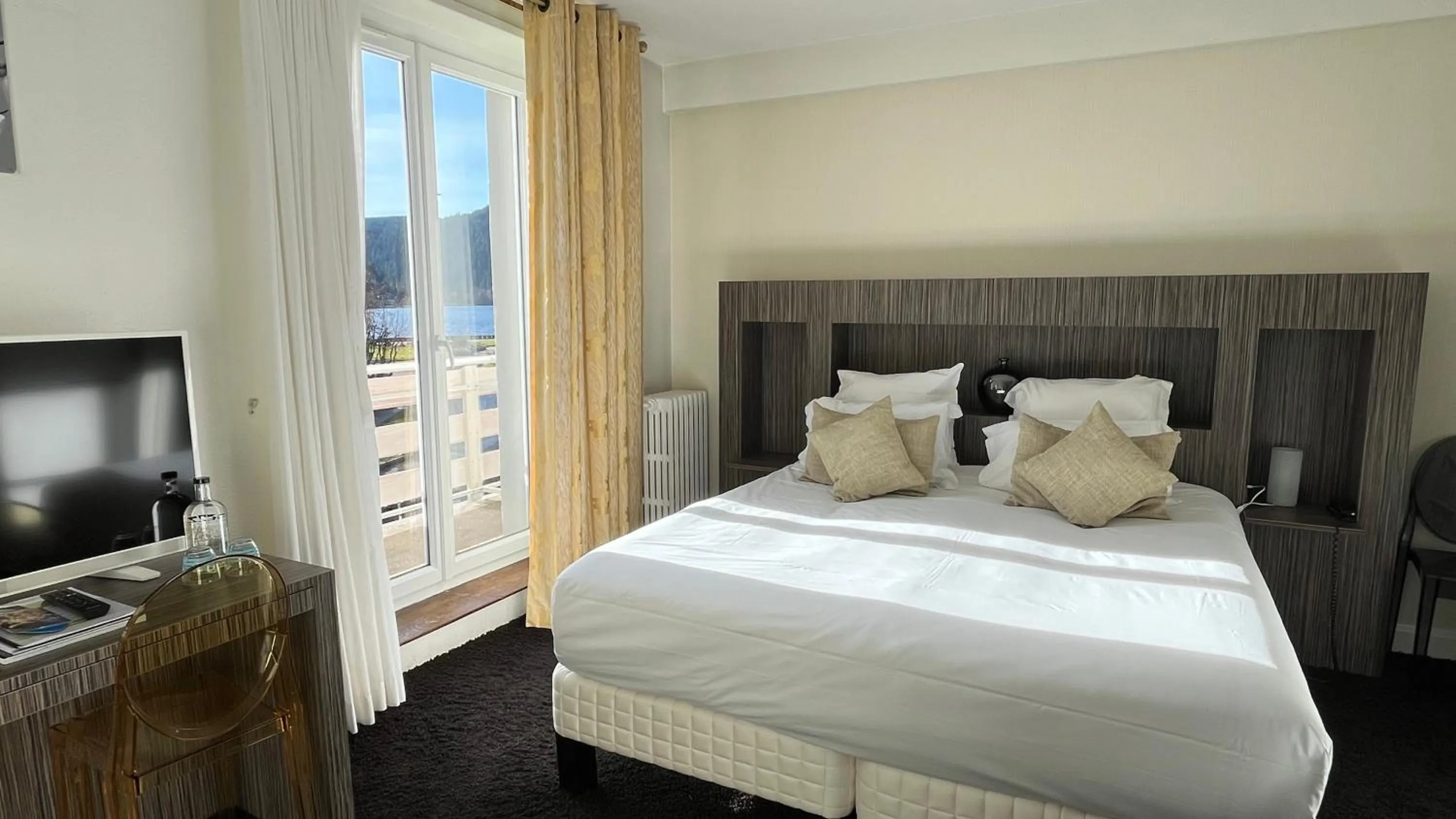 Bed in Hôtel La Réserve