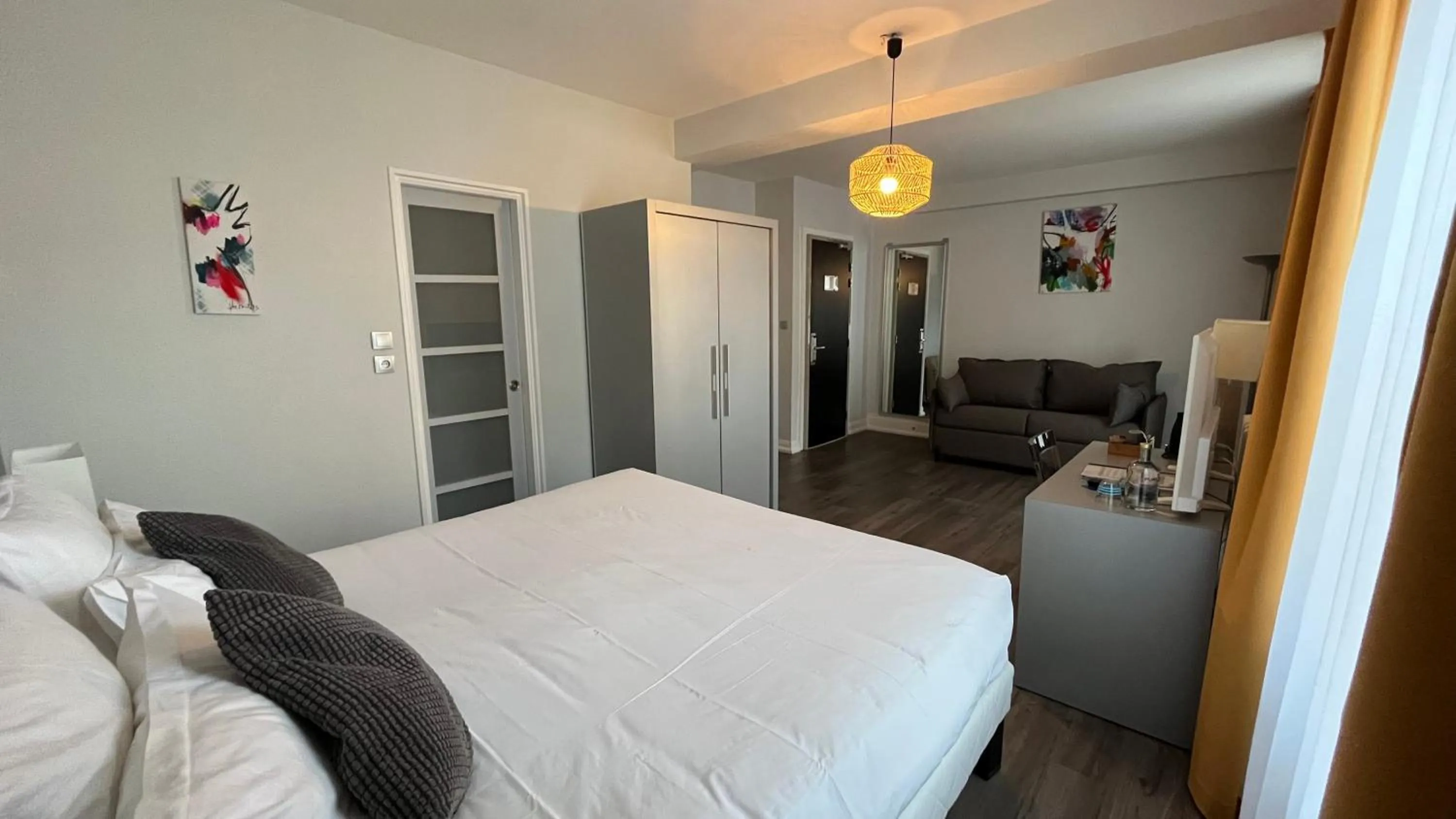 Bed in Hôtel La Réserve