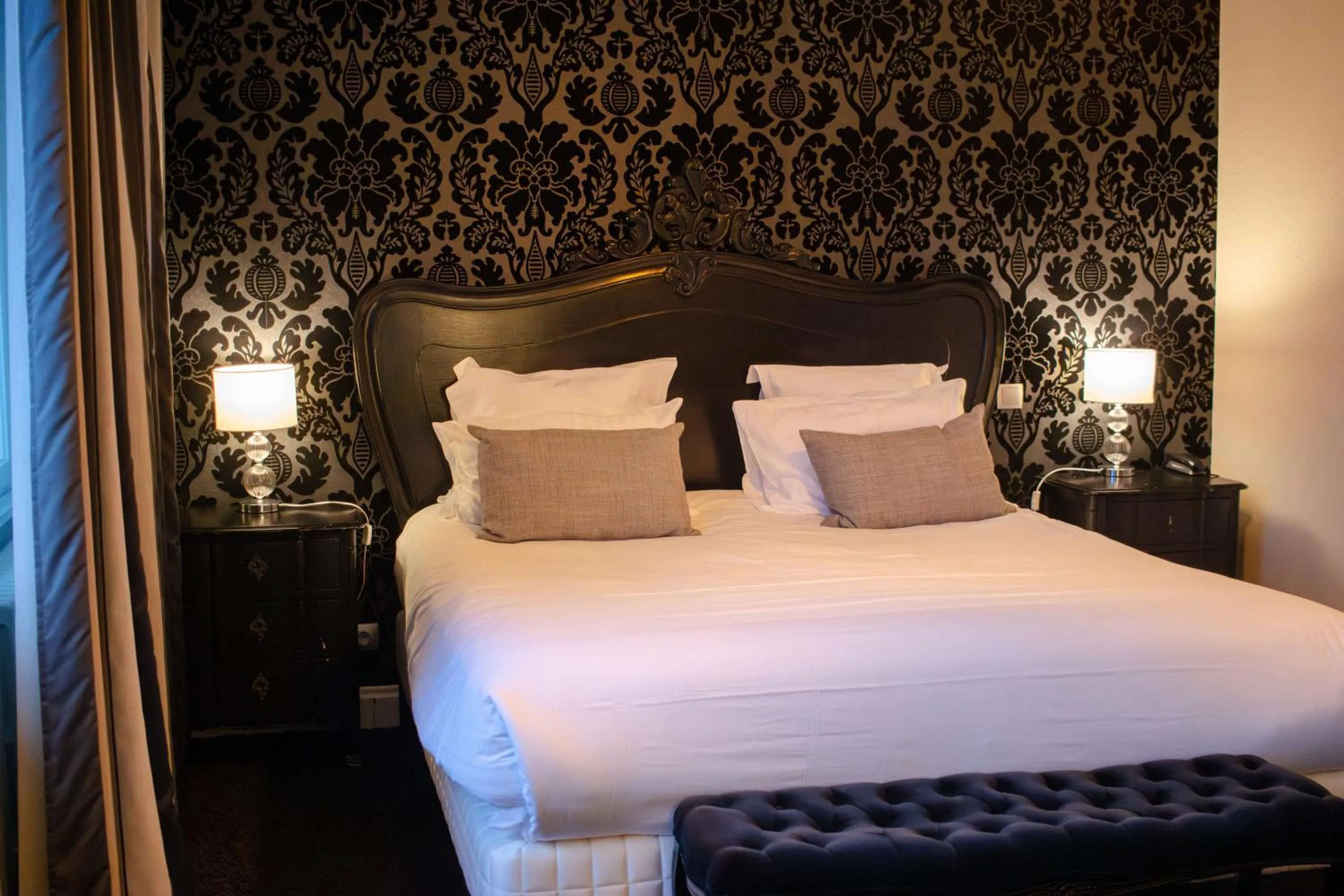 Bed in Hôtel La Réserve