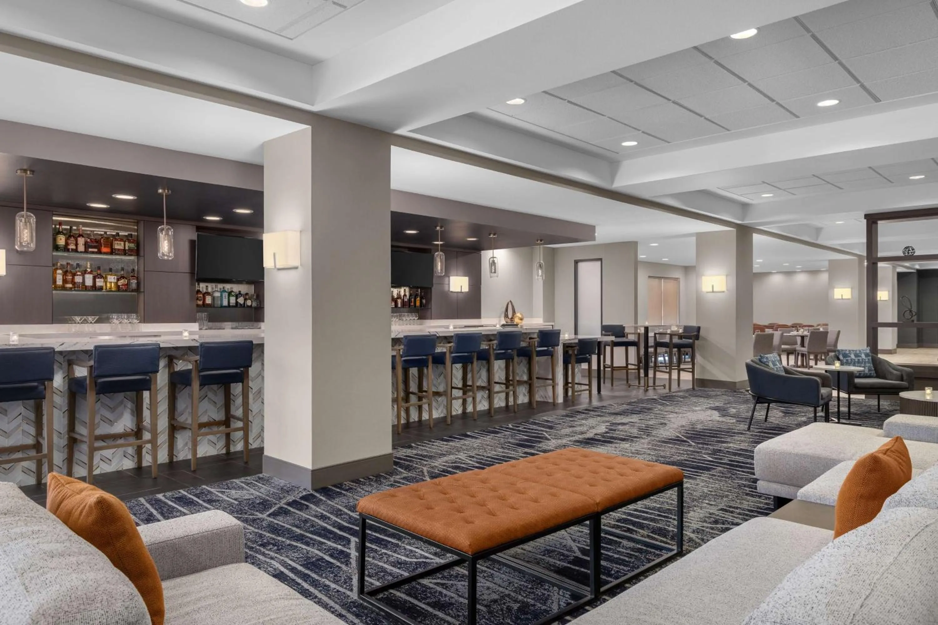 Lounge or bar in DoubleTree by Hilton Las Vegas Airport