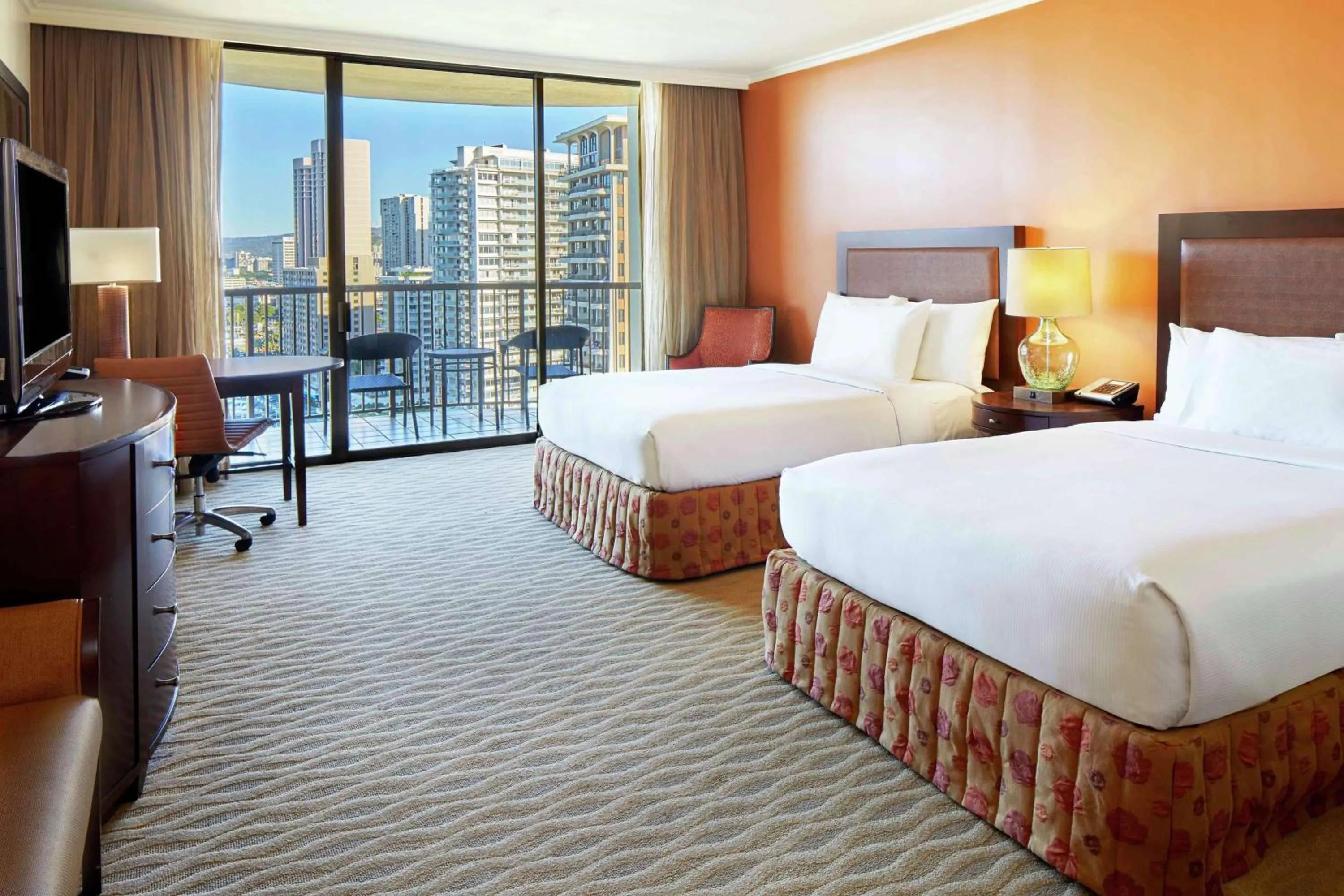 Bed in Hilton Hawaiian Village Waikiki Beach Resort