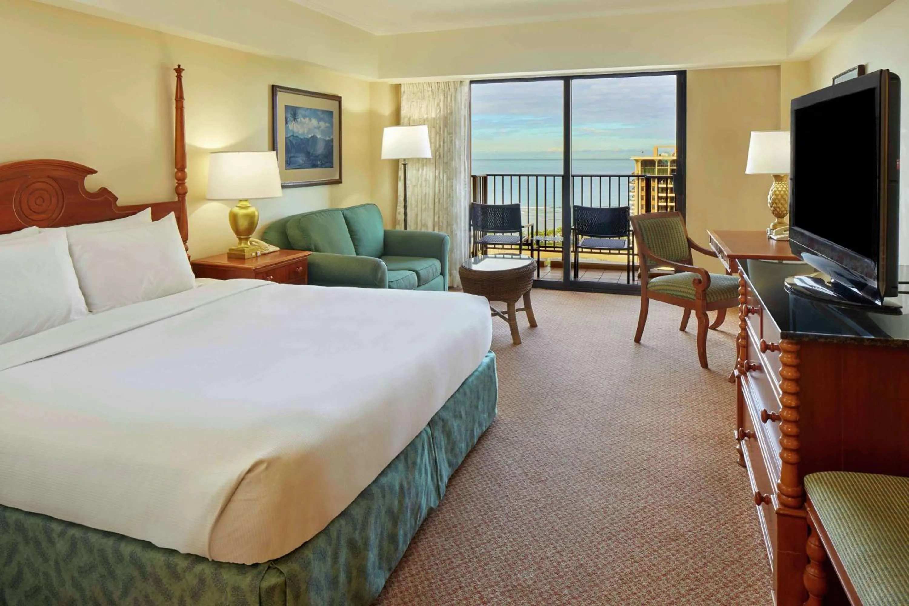 Bedroom, Bed in Hilton Hawaiian Village Waikiki Beach Resort