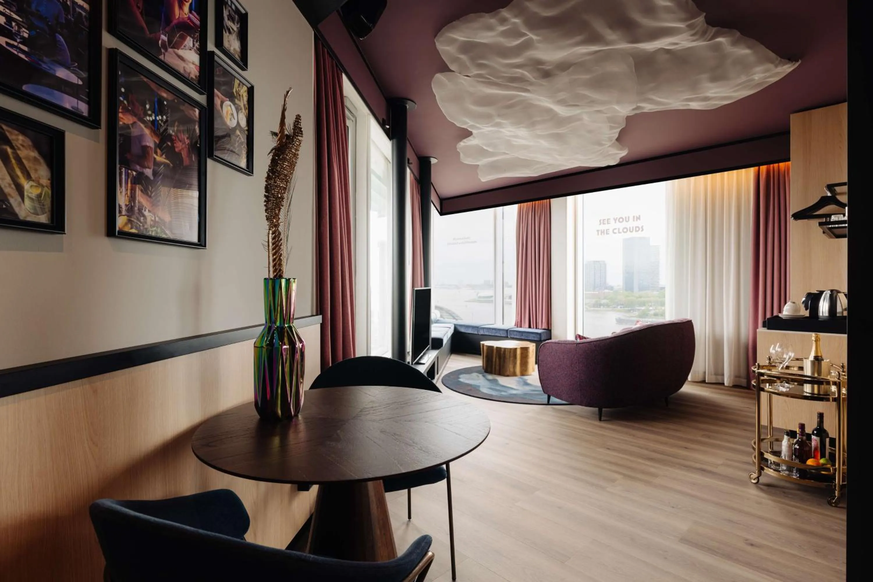Living room in DoubleTree by Hilton Amsterdam Centraal Station