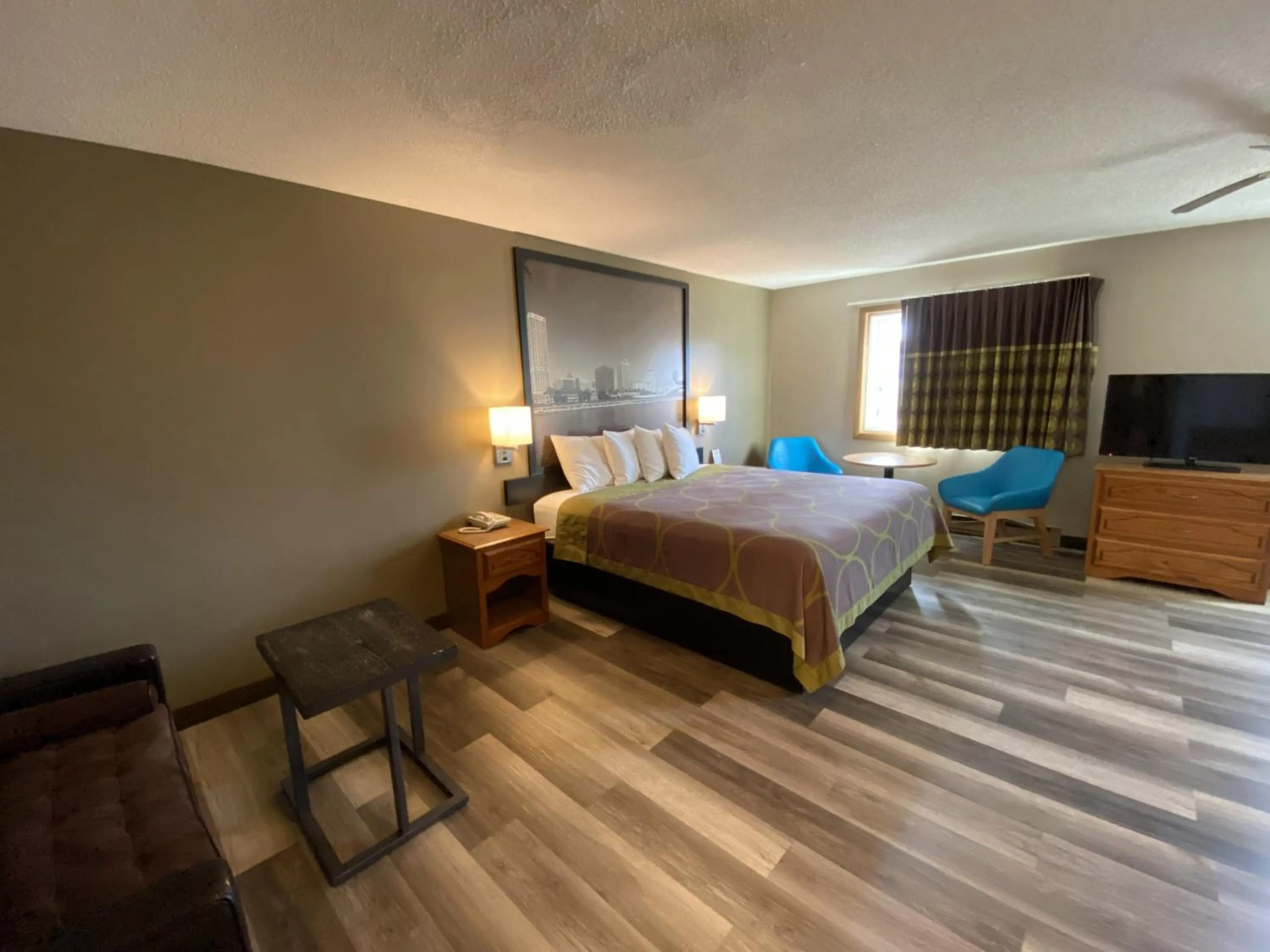 Bed in Super 8 by Wyndham Green Bay Near Stadium